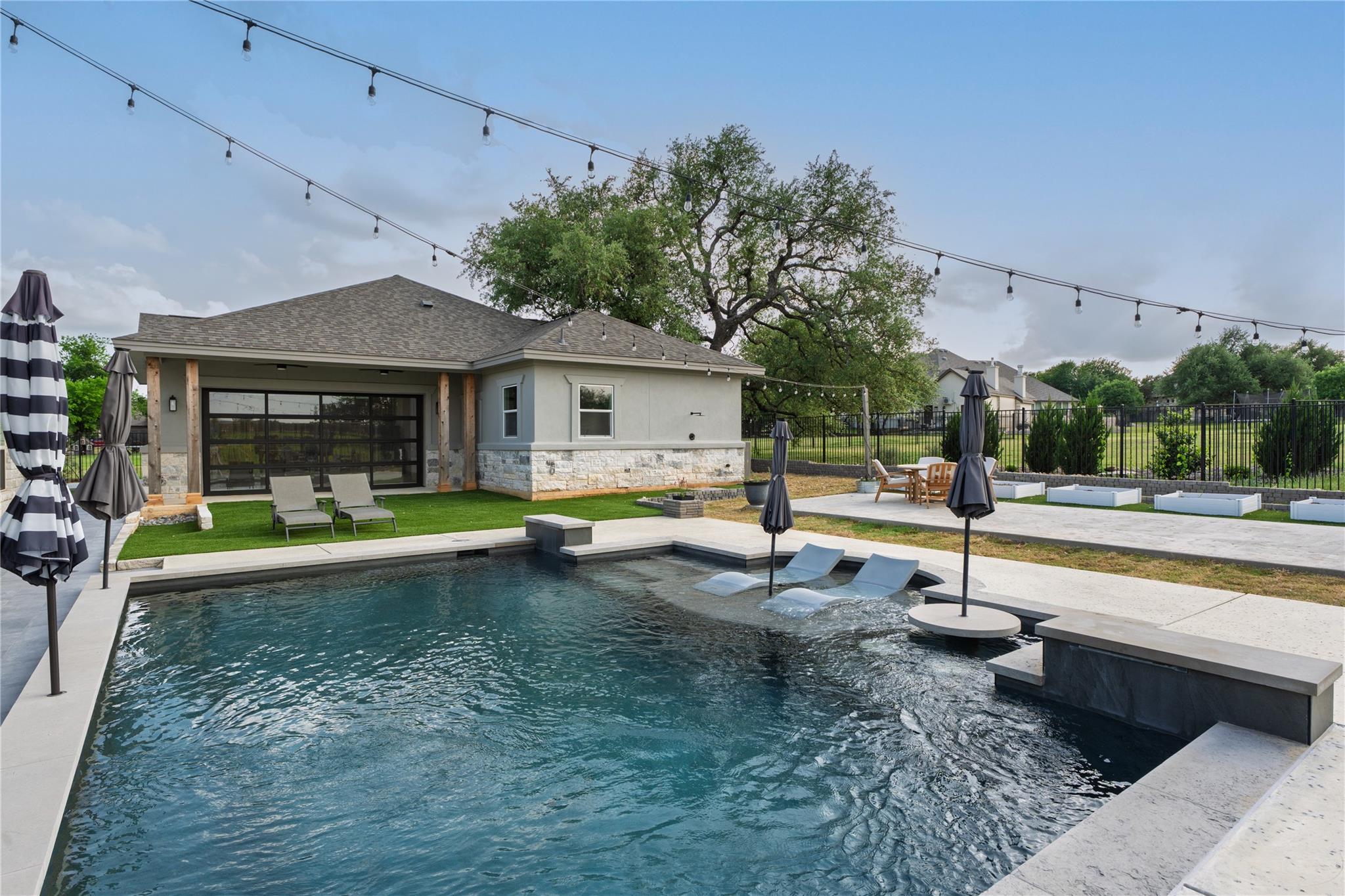 409 Flintlock Dr, Leander, TX 78641