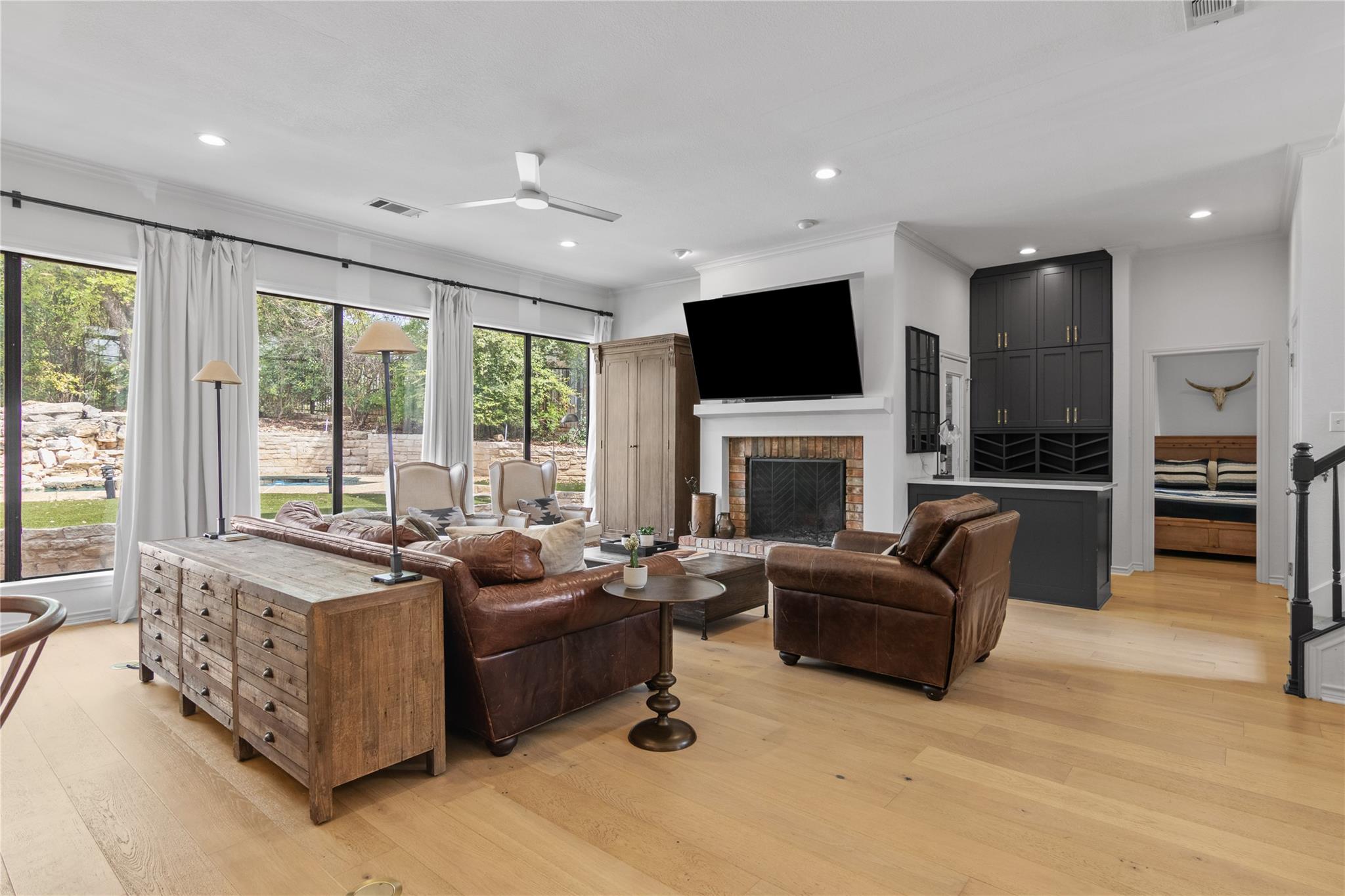 20 Hedgebrook Way, The Hills, TX 78738