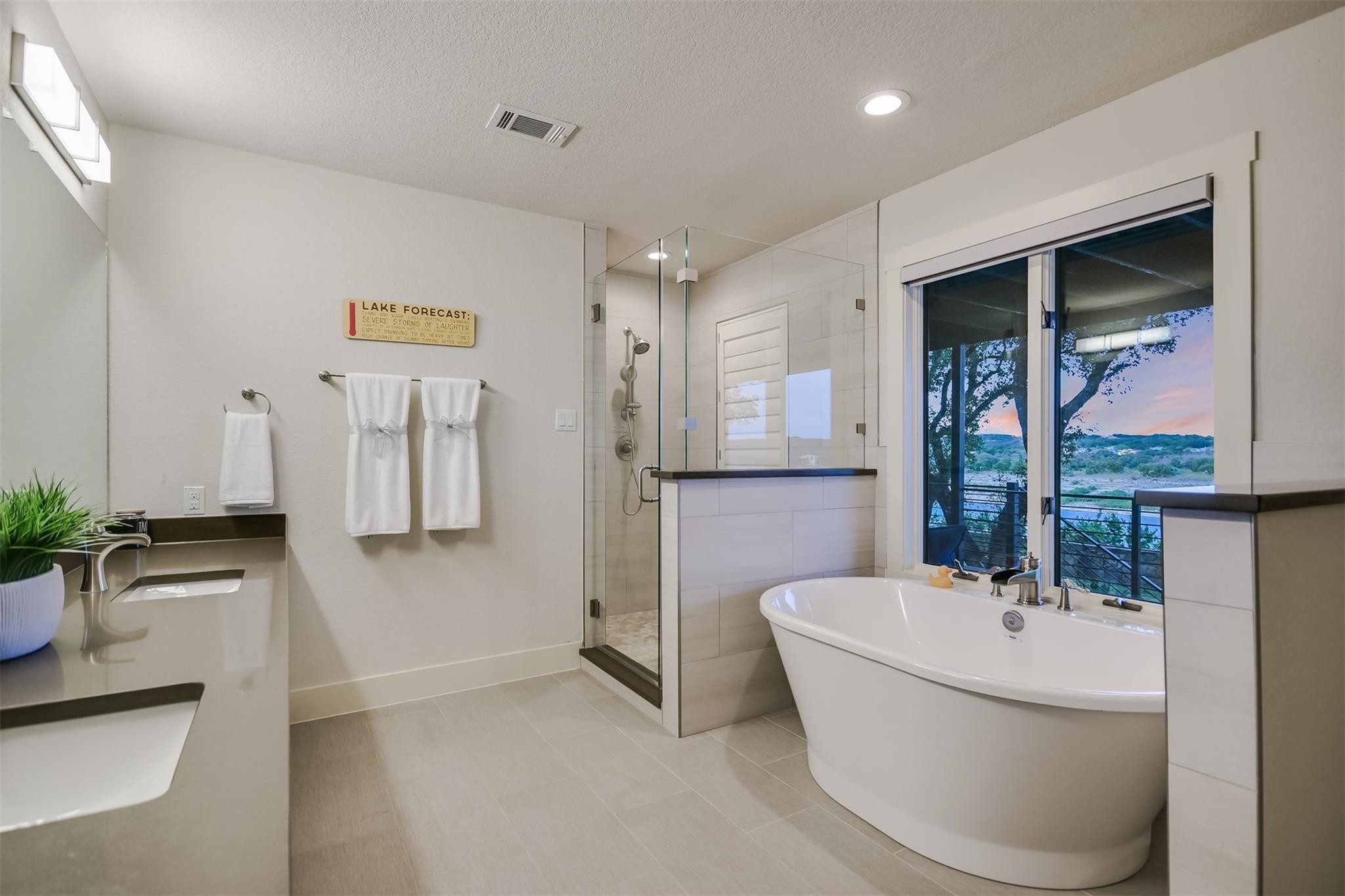 22401 Felicia Dr, Spicewood, TX 78669