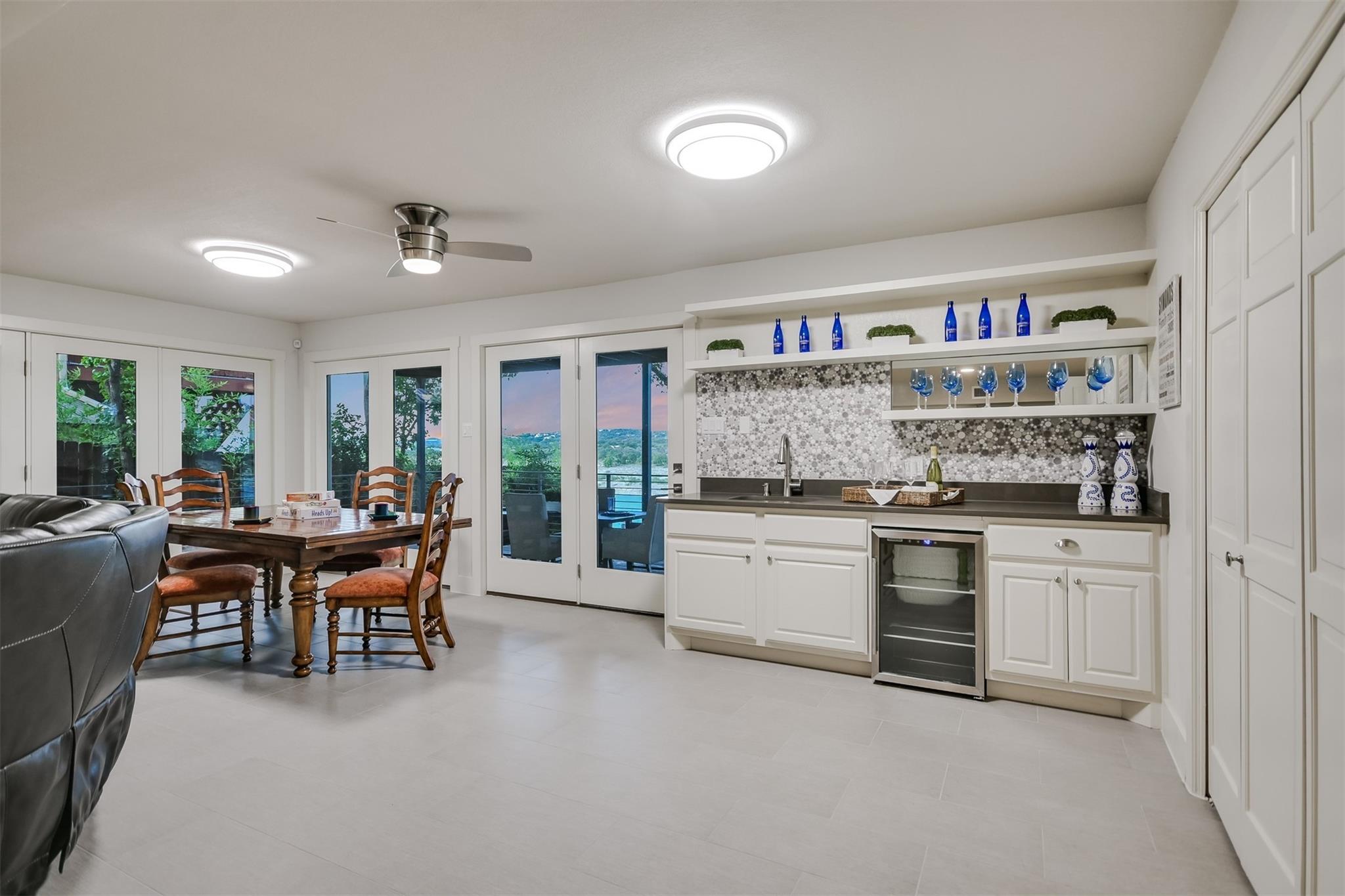 22401 Felicia Dr, Spicewood, TX 78669