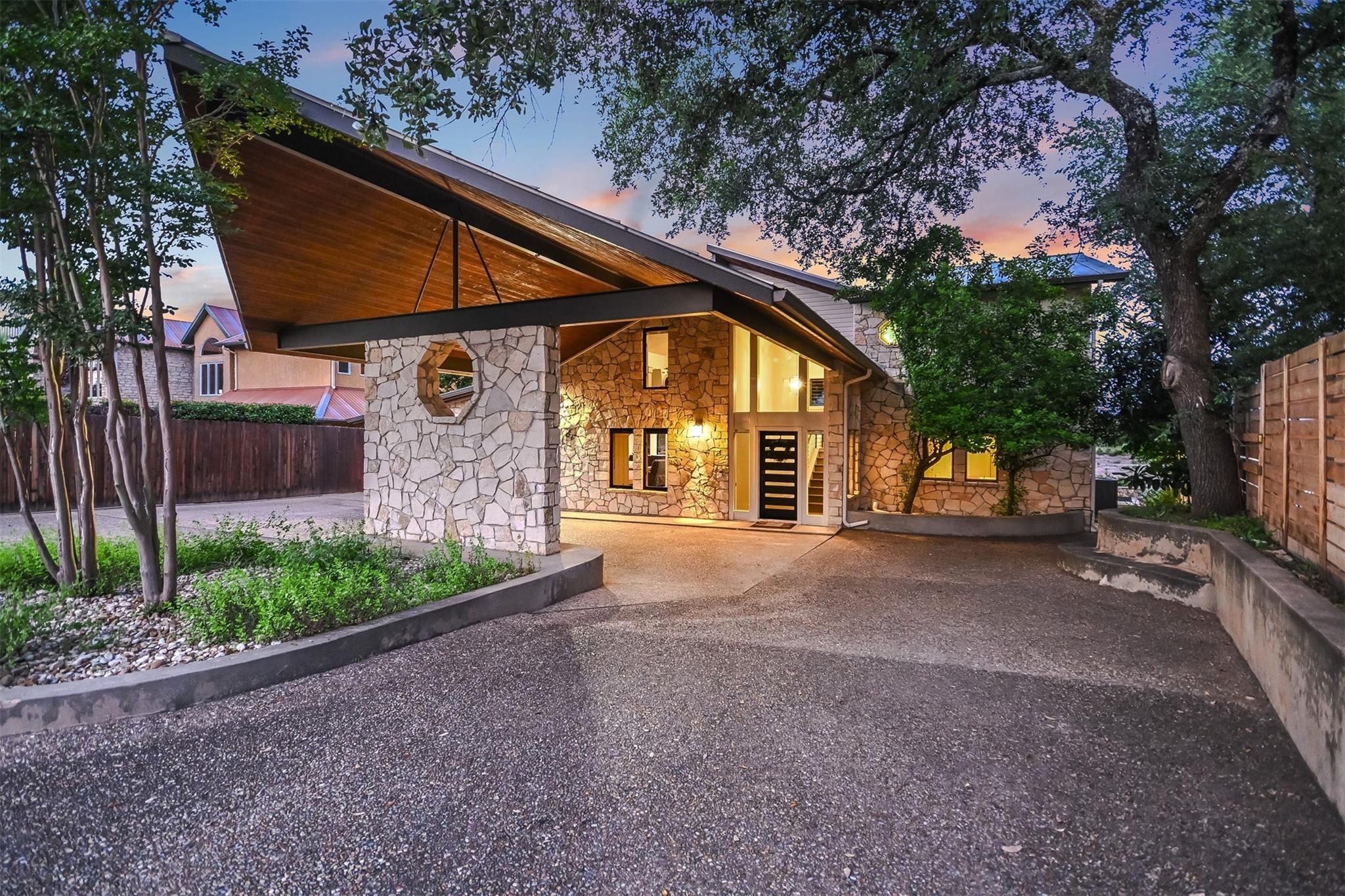 22401 Felicia Dr, Spicewood, TX 78669