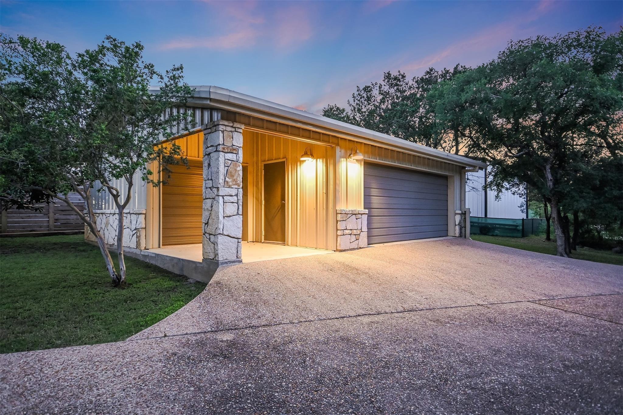 22401 Felicia Dr, Spicewood, TX 78669