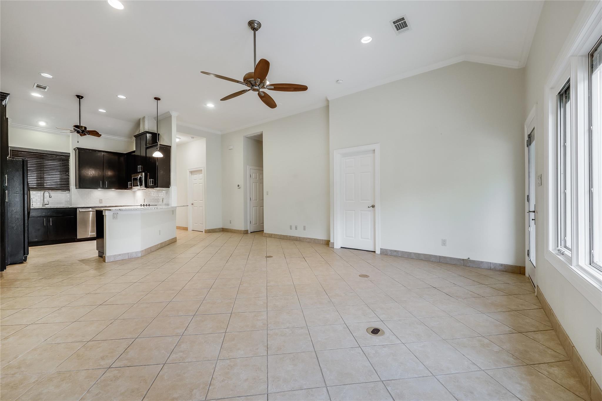 5004 Arrowhead Dr, Lago Vista, TX 78645