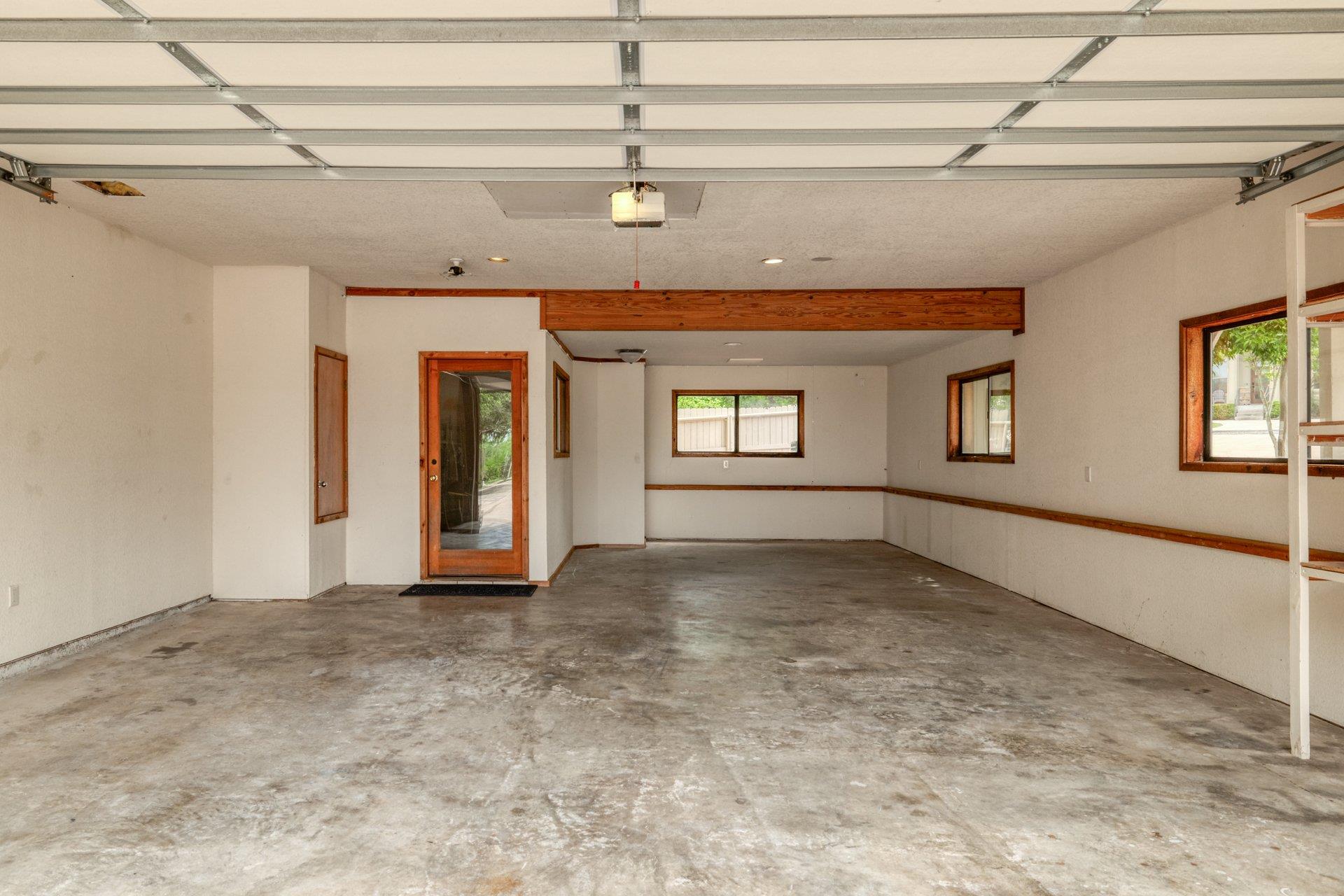 313 Kendall Rd, Spicewood, TX 78669