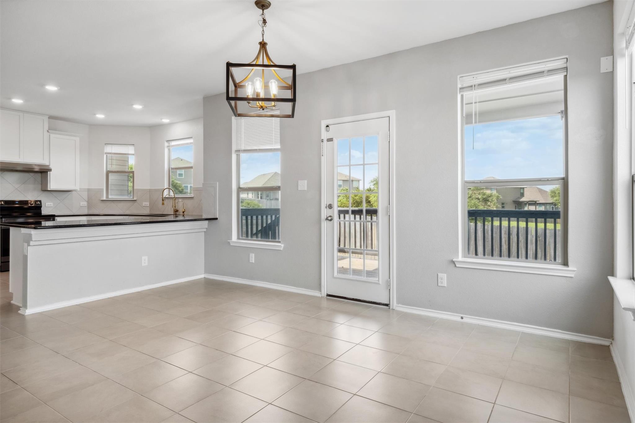 925 Yellow Ribbon Cv, Jarrell, TX 76537