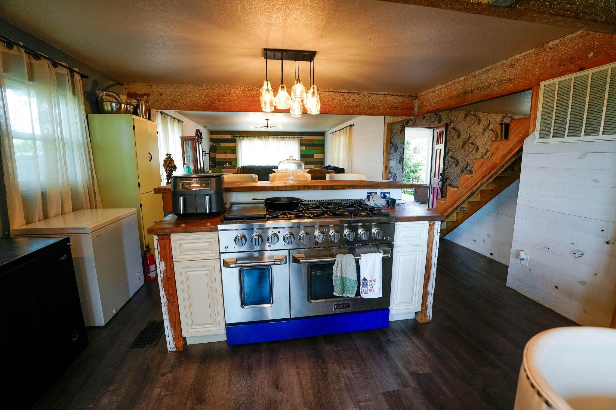 1688 E State Highway 71, La Grange, TX 78945