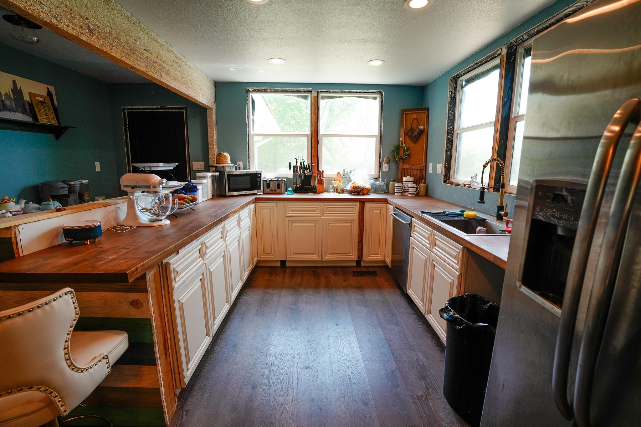 1688 E State Highway 71, La Grange, TX 78945