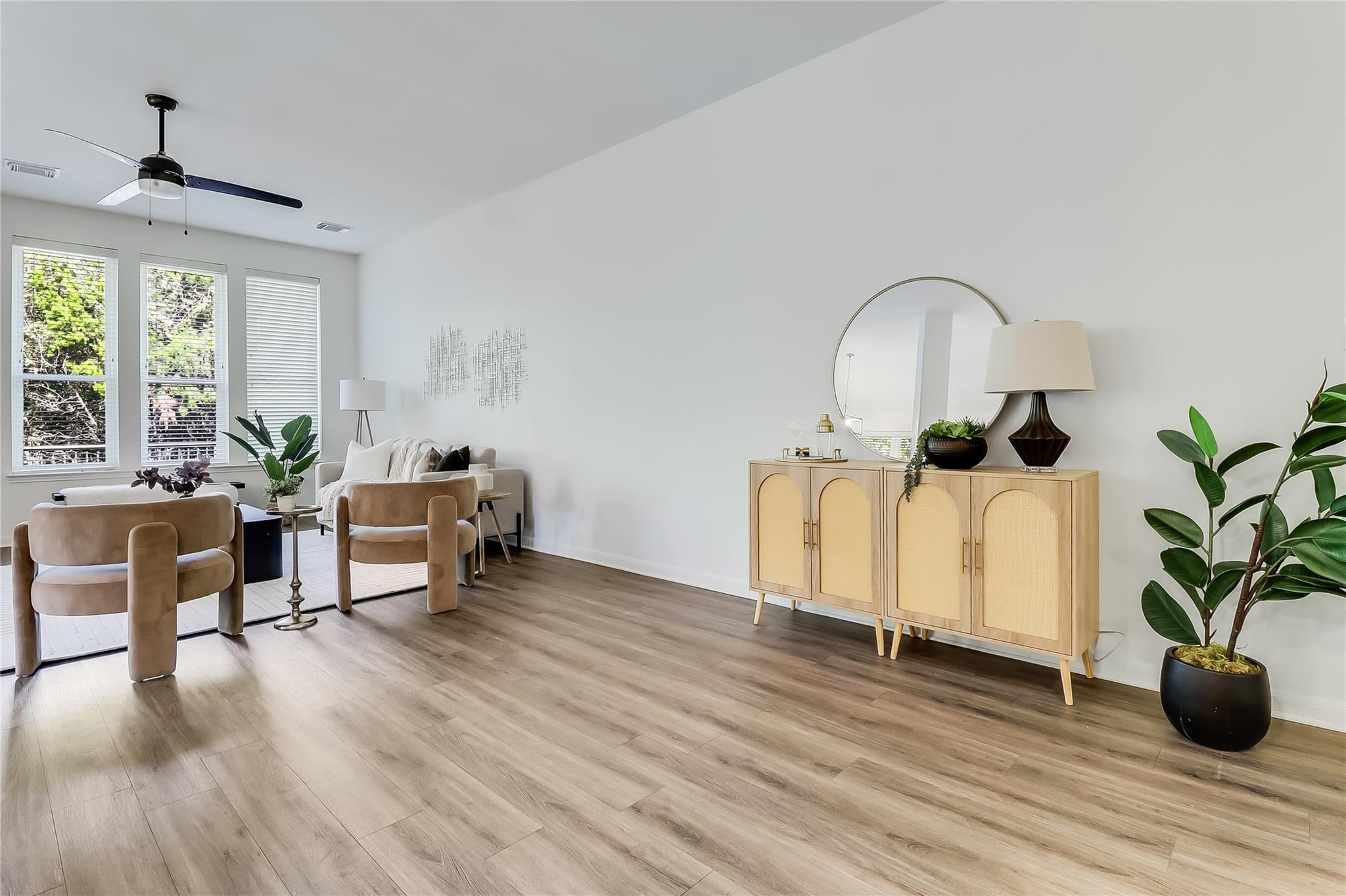 2104 Westfalian Trl, Austin, TX 78732