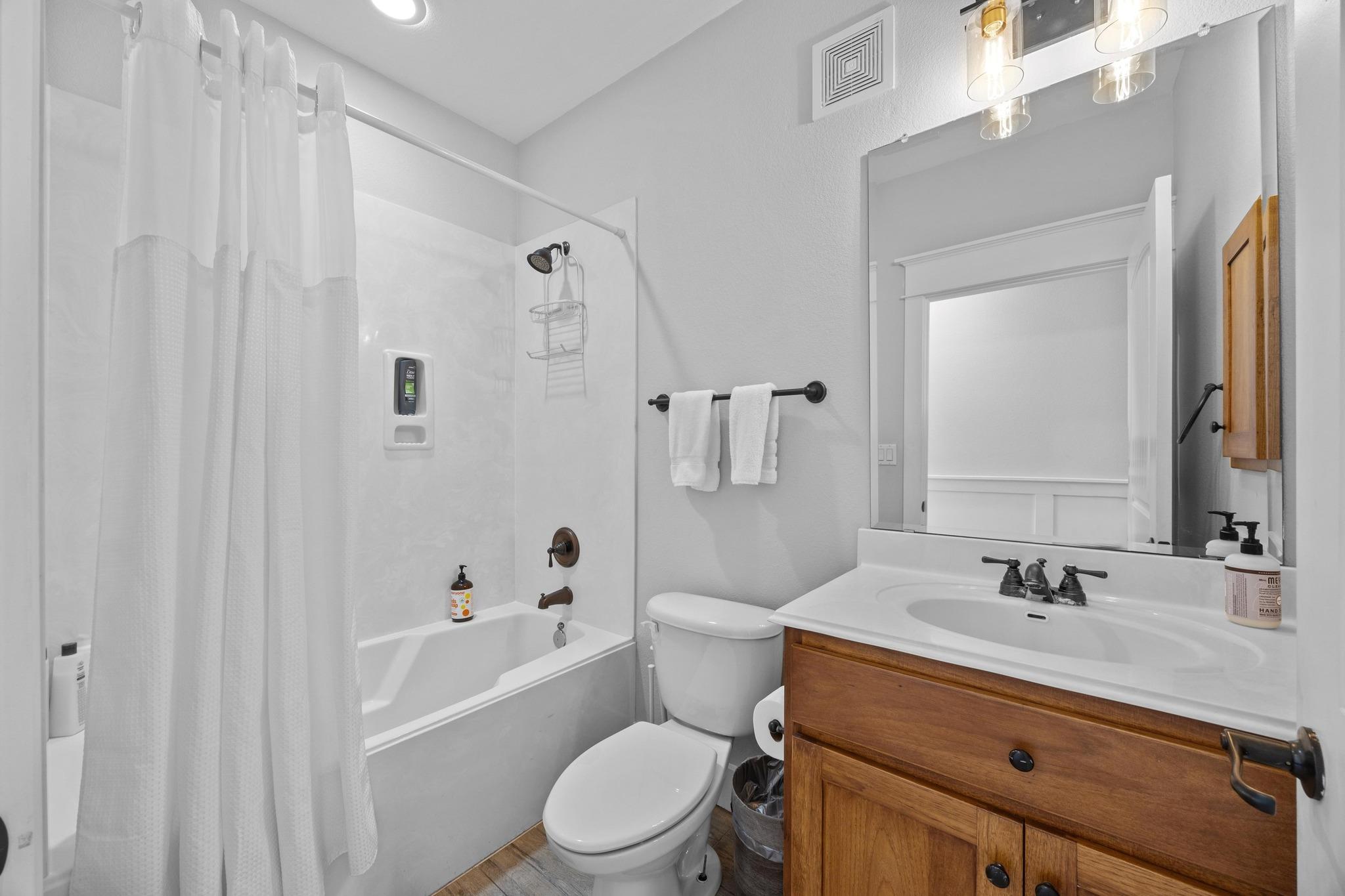 17708 Maritime Point Dr # 301, Jonestown, TX 78645