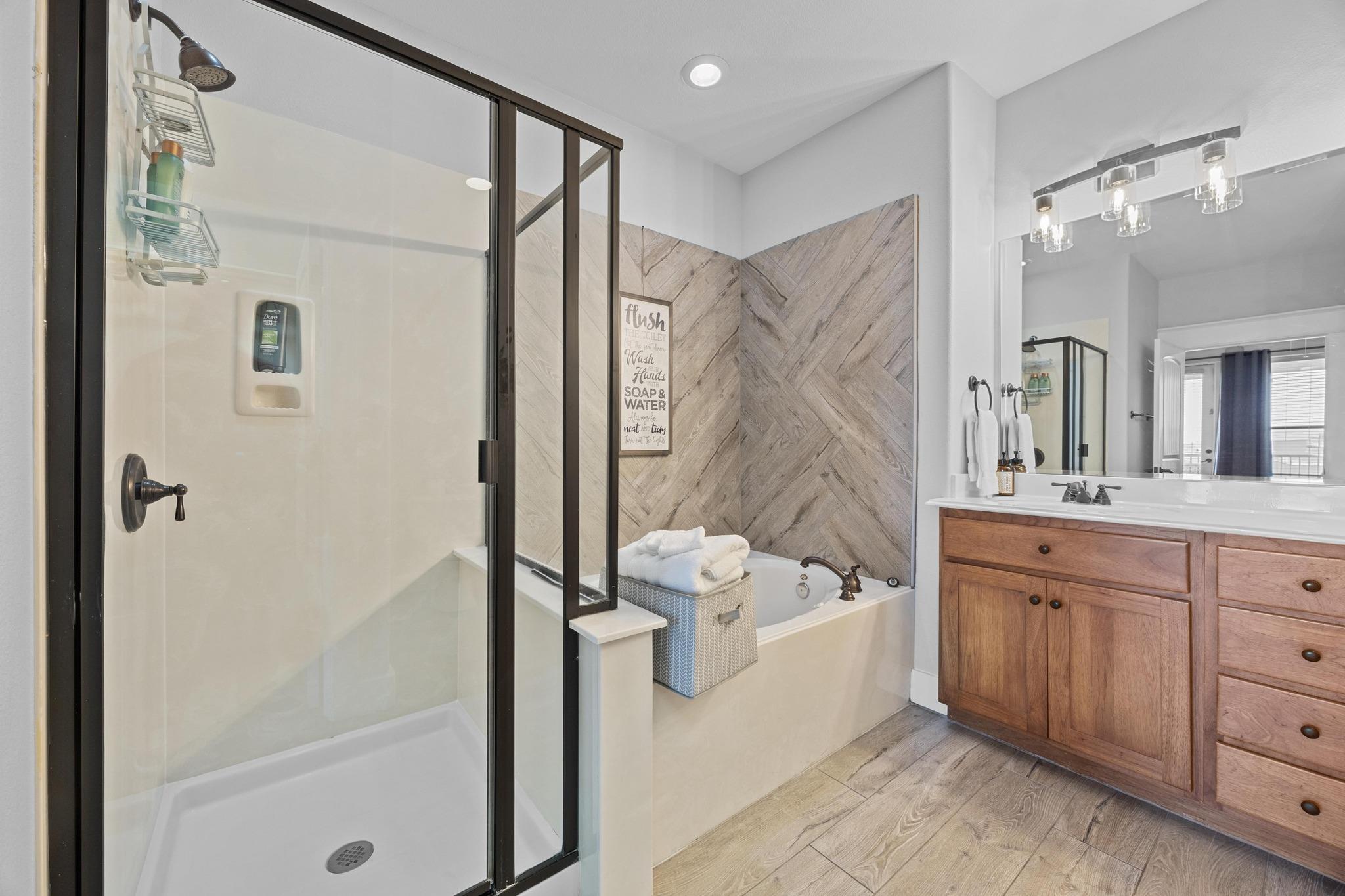 17708 Maritime Point Dr # 301, Jonestown, TX 78645