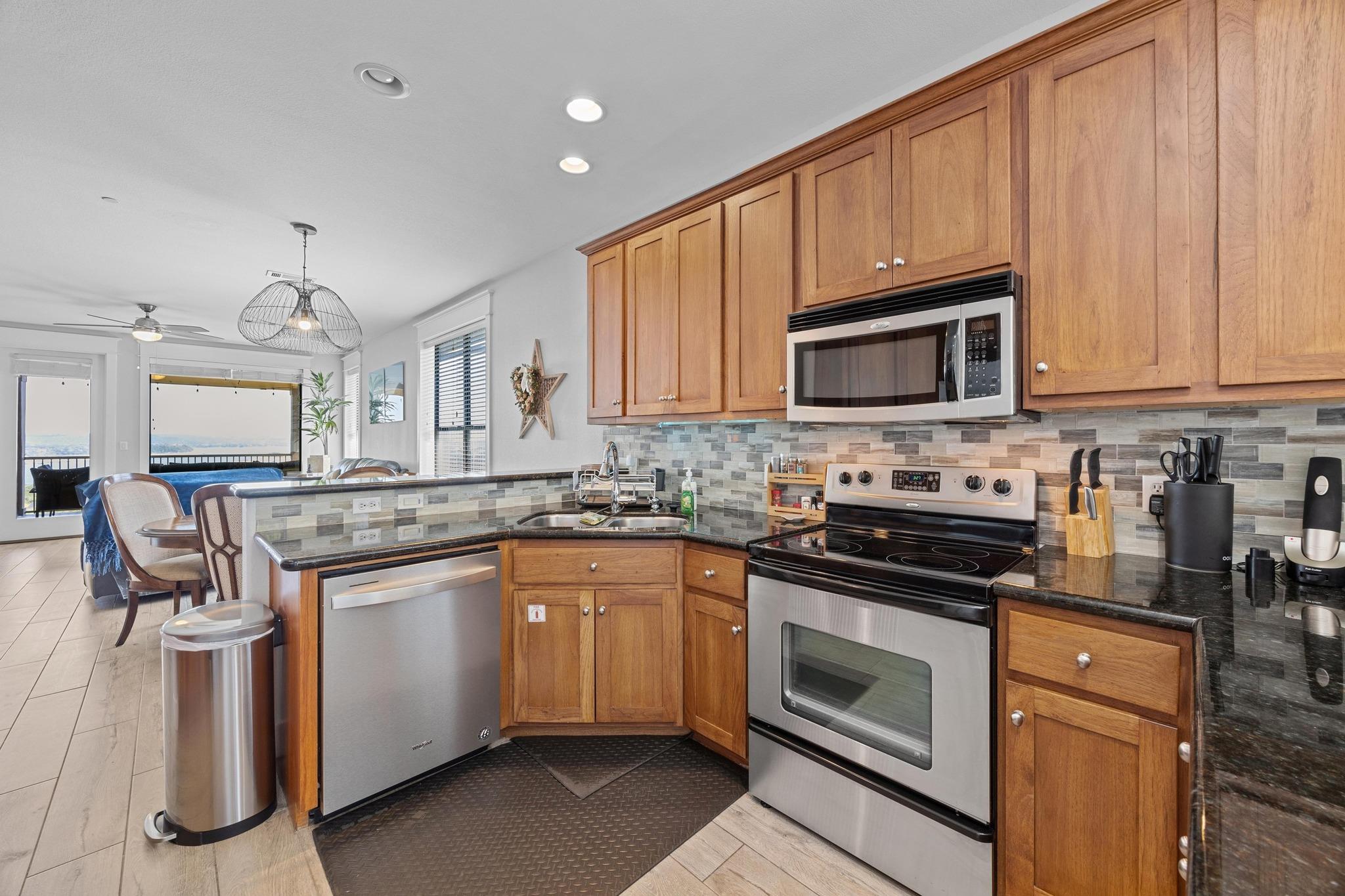 17708 Maritime Point Dr # 301, Jonestown, TX 78645