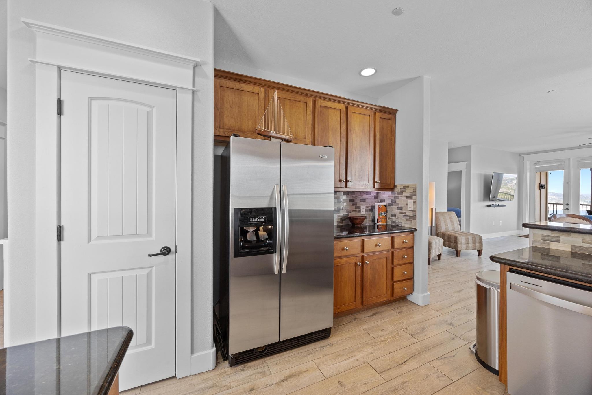 17708 Maritime Point Dr # 301, Jonestown, TX 78645