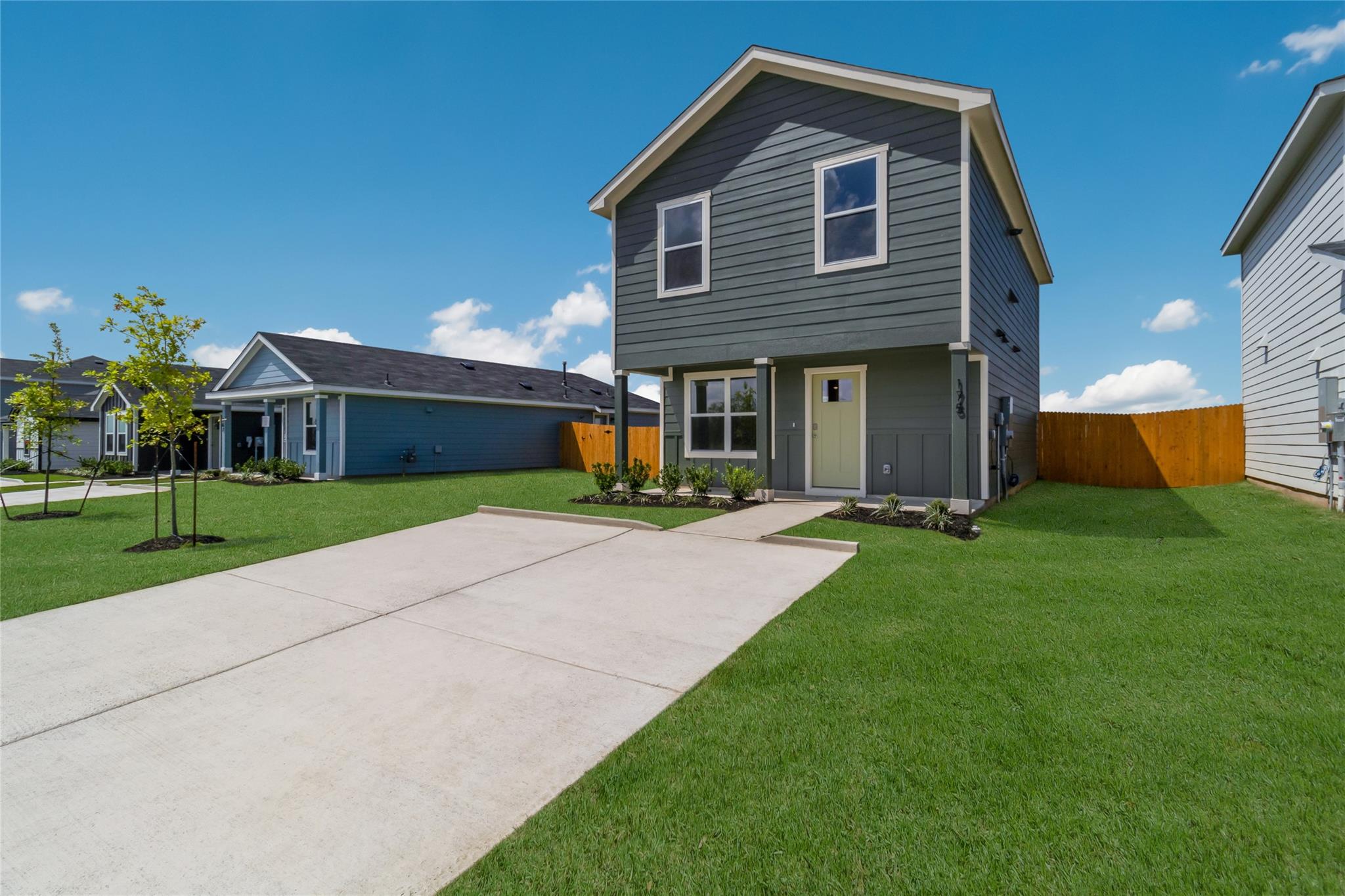 175 Safflower Dr, Uhland, TX 78640