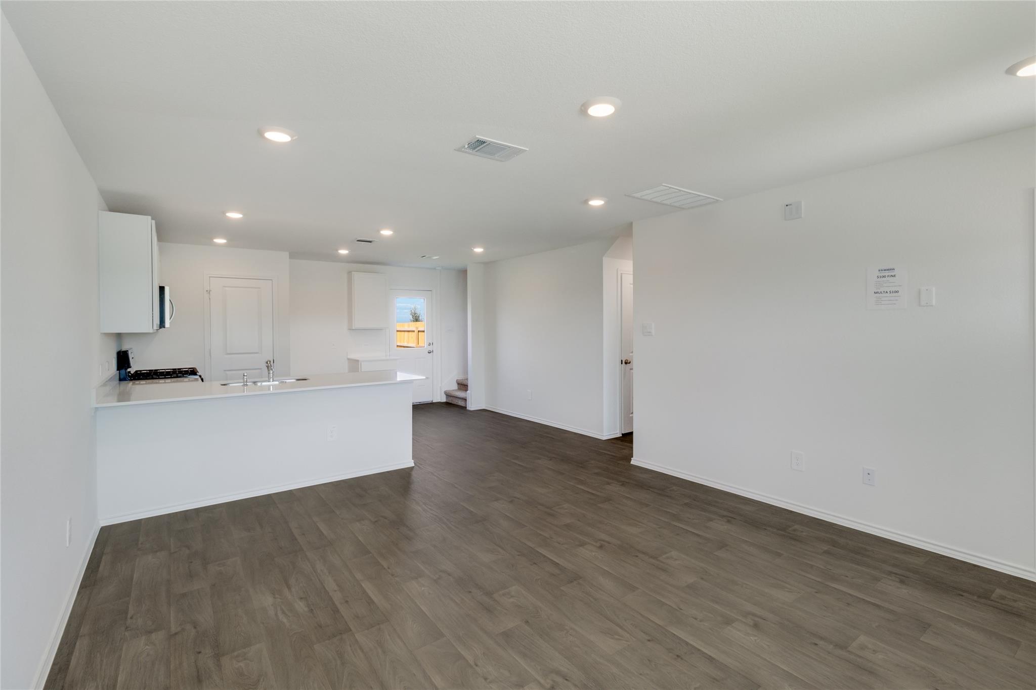 175 Safflower Dr, Uhland, TX 78640