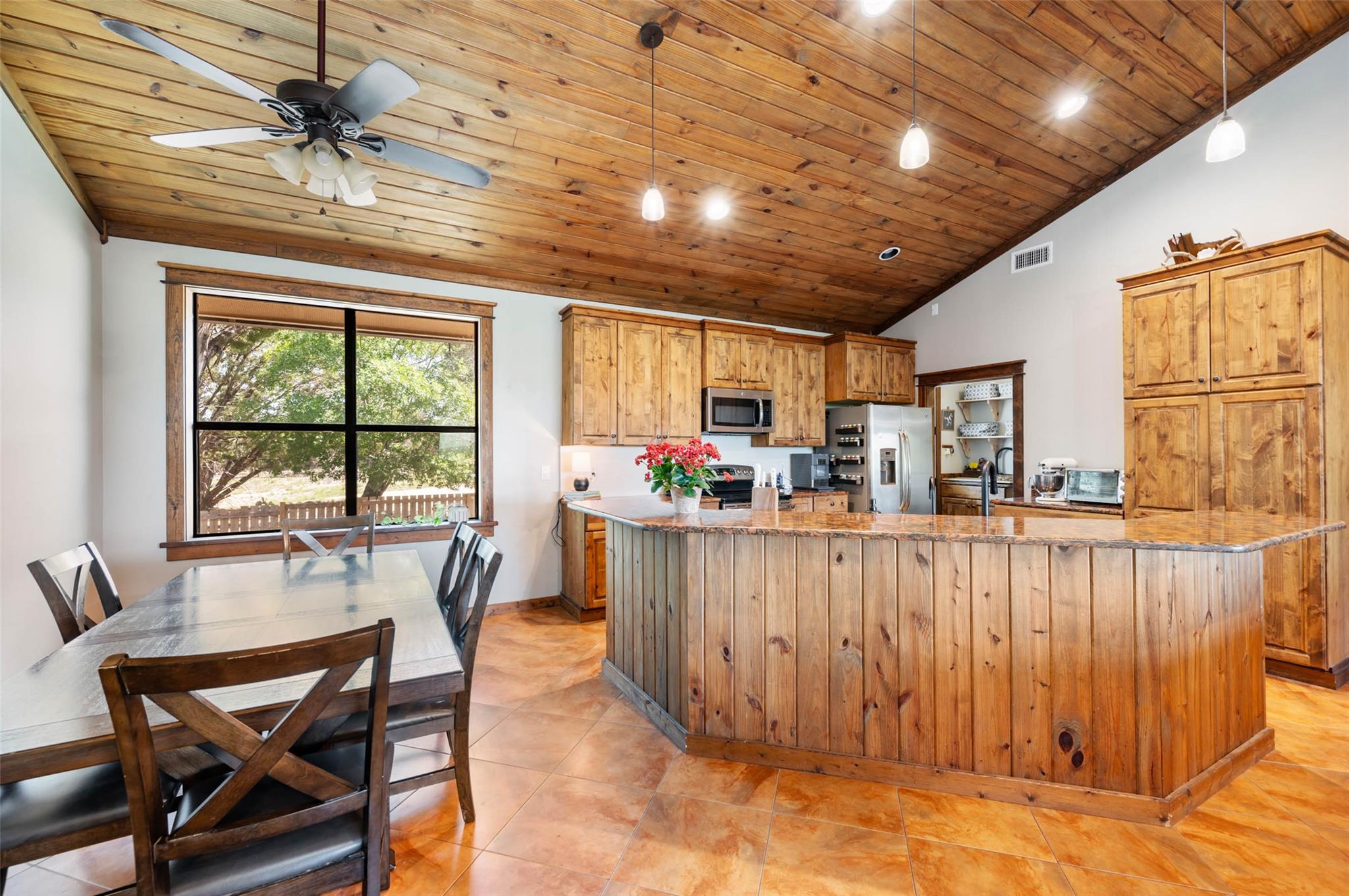 728 Upper Moffett Rd, Medina, TX 78055