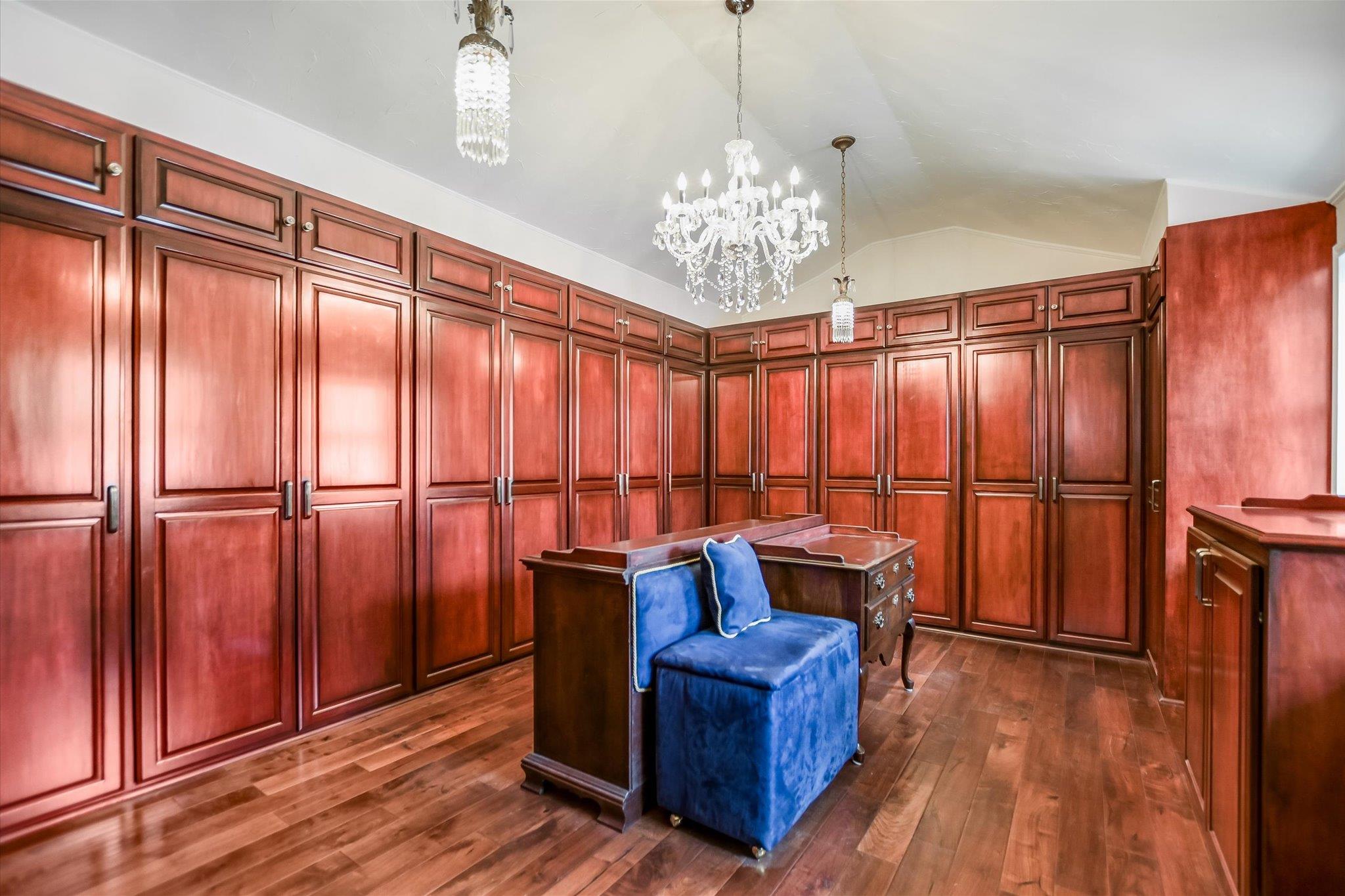 11906 Arch Hill Dr, Austin, TX 78750