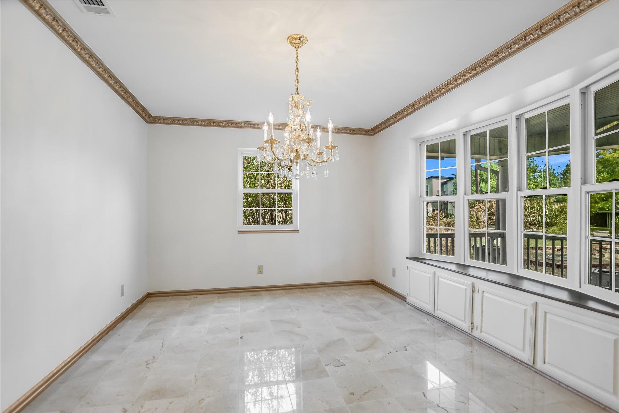 11906 Arch Hill Dr, Austin, TX 78750