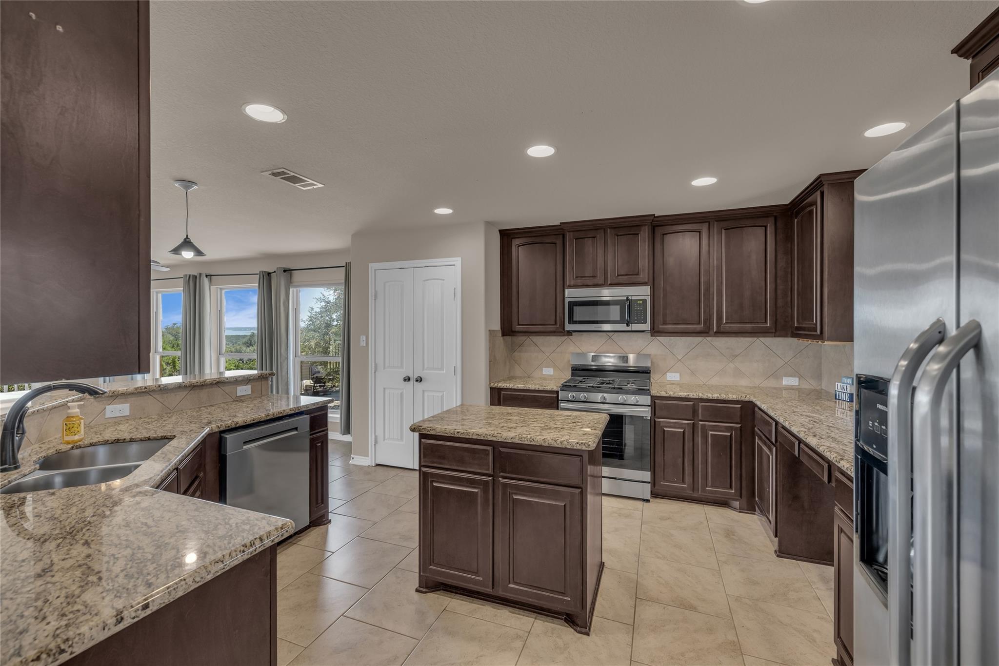 1802 Cattail Dr, Canyon Lake, TX 78133