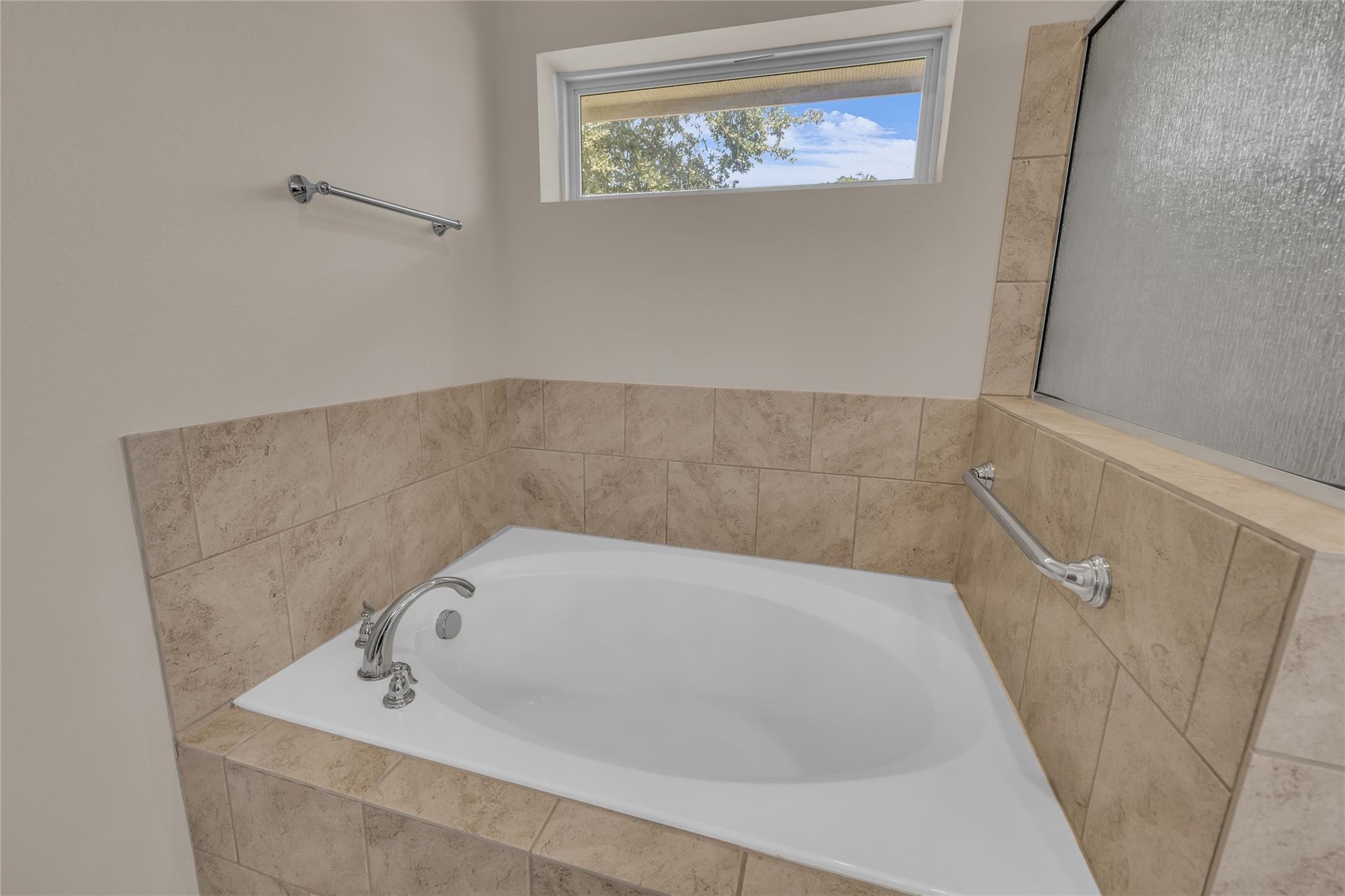 1802 Cattail Dr, Canyon Lake, TX 78133