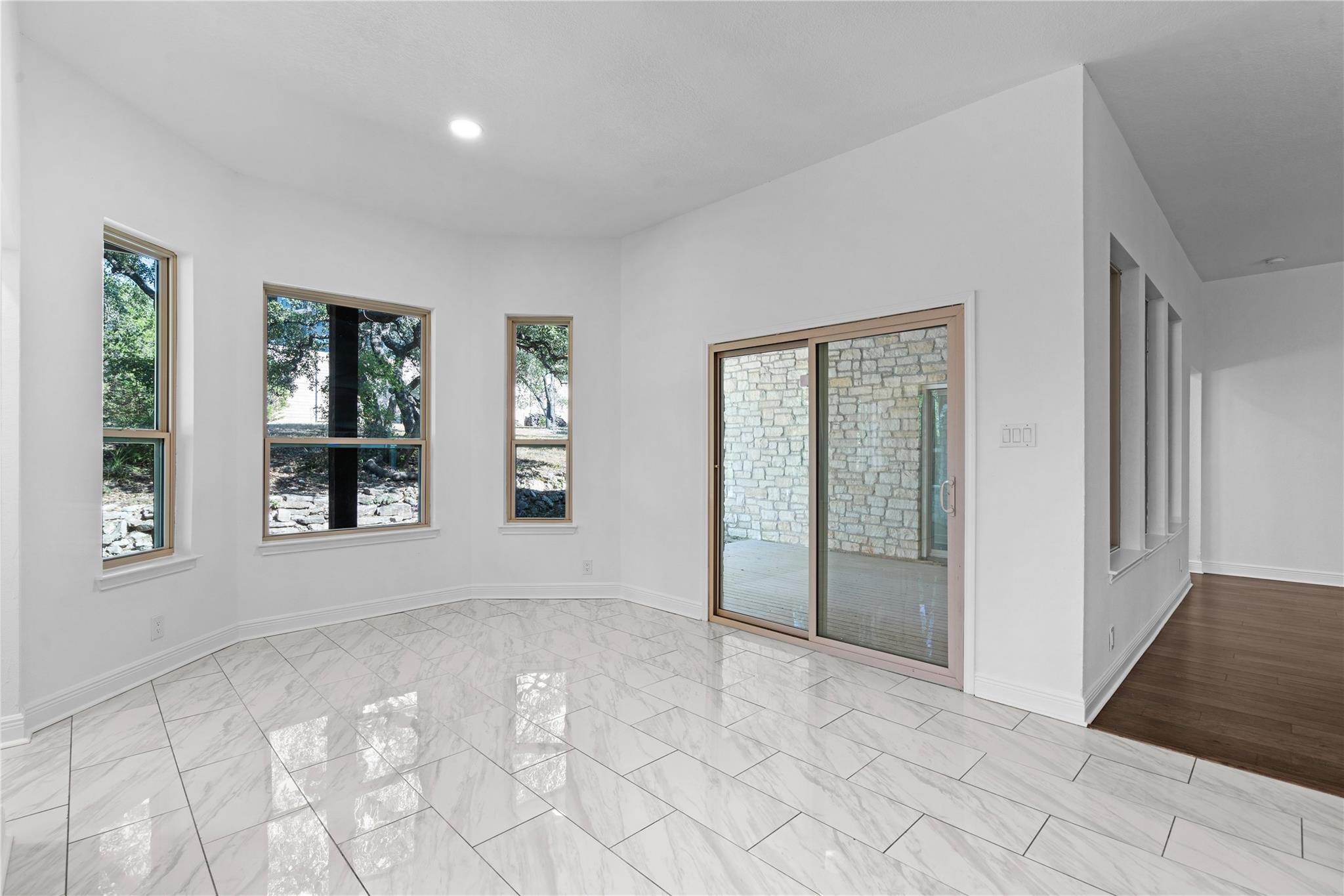 3 Heritage Oaks Dr, Austin, TX 78737