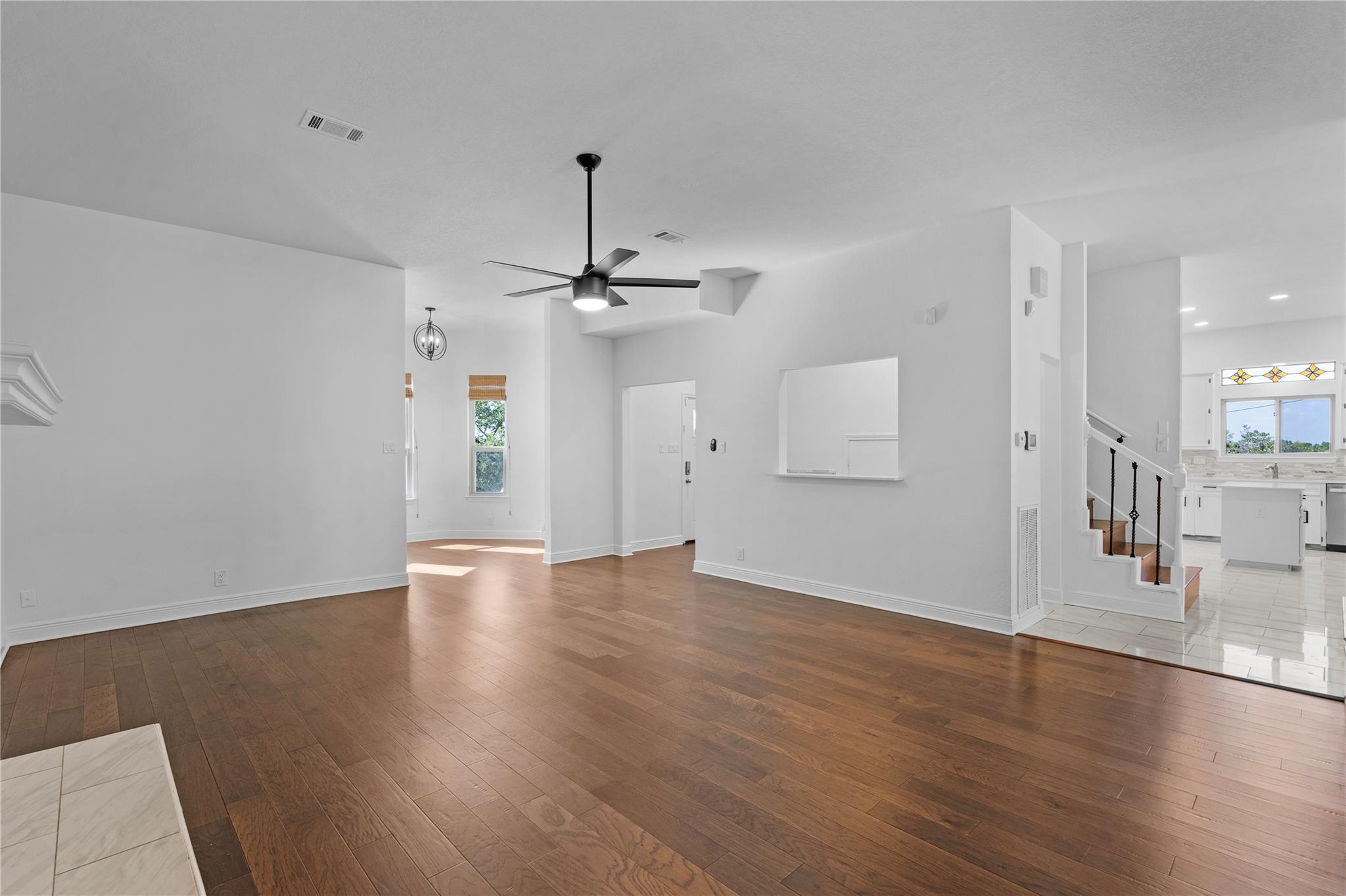 3 Heritage Oaks Dr, Austin, TX 78737