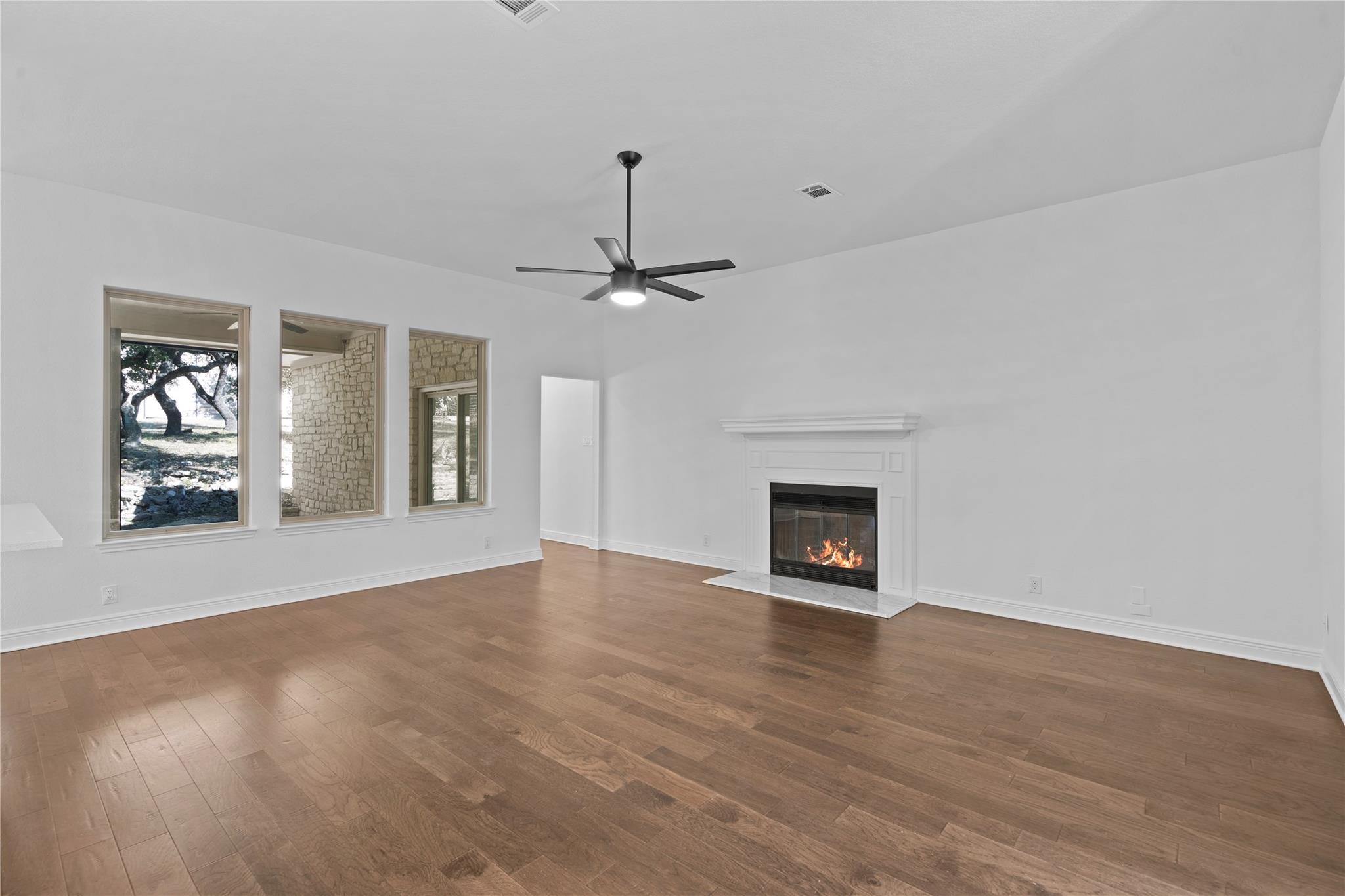 3 Heritage Oaks Dr, Austin, TX 78737