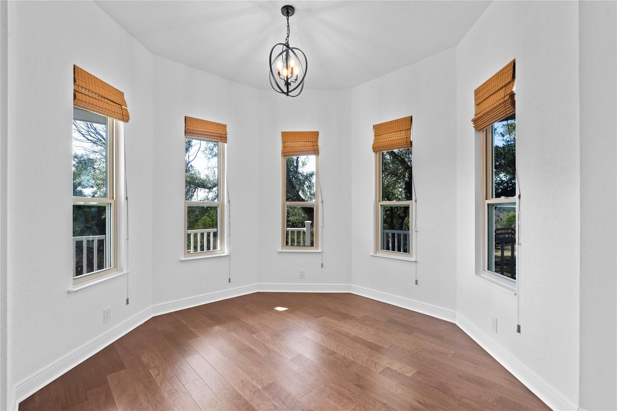 3 Heritage Oaks Dr, Austin, TX 78737