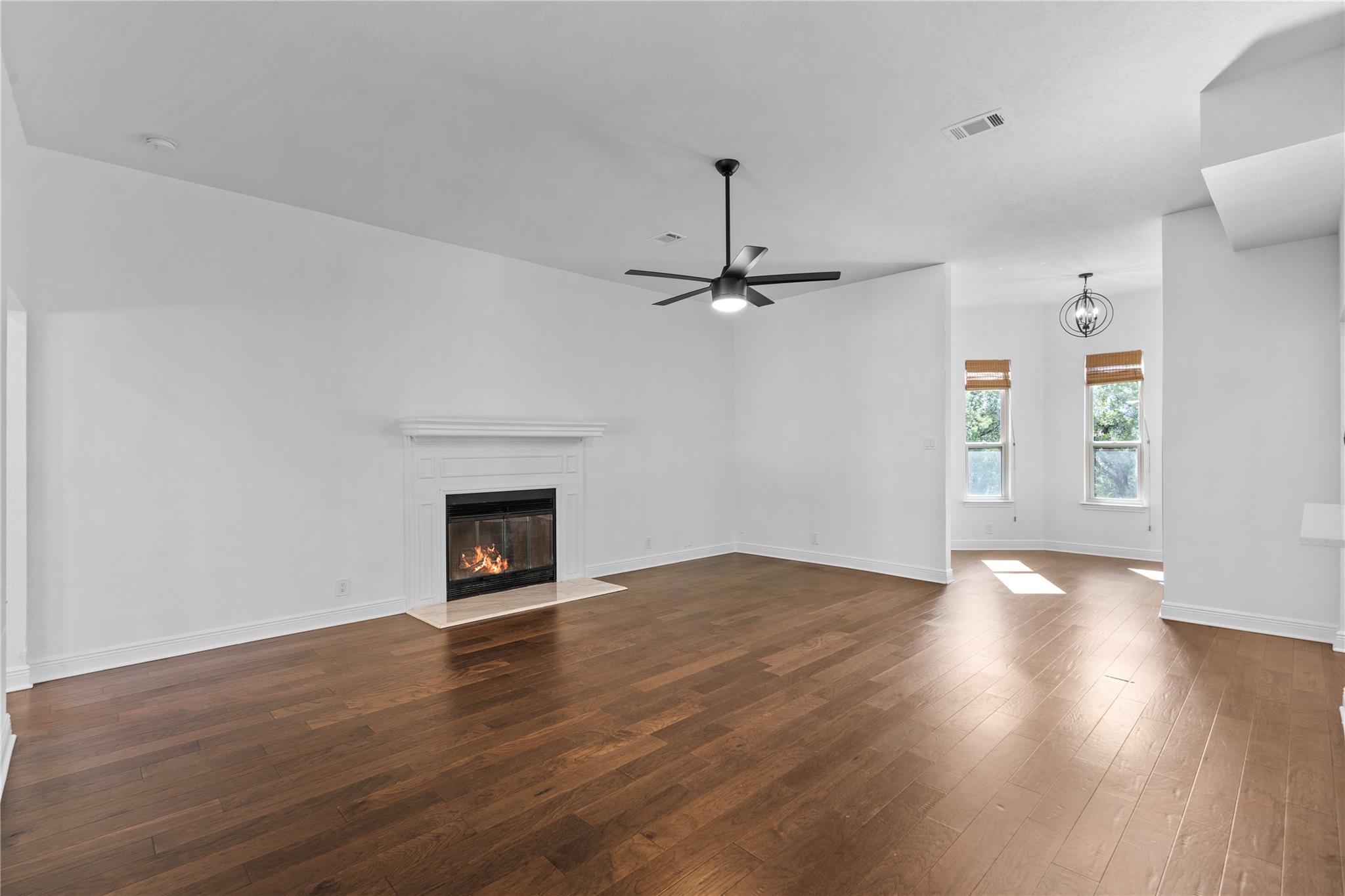 3 Heritage Oaks Dr, Austin, TX 78737