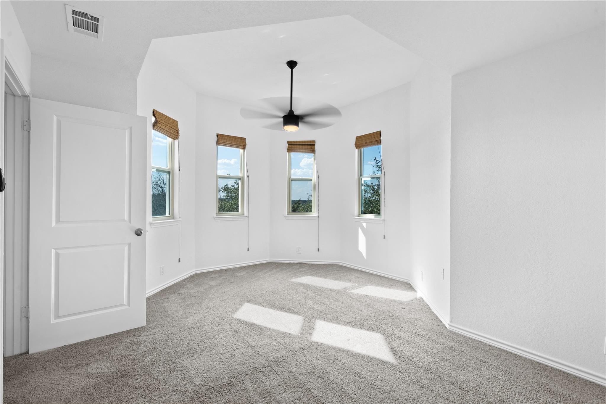 3 Heritage Oaks Dr, Austin, TX 78737