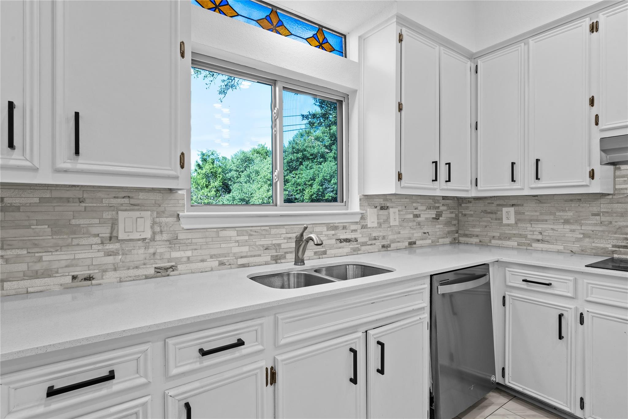 3 Heritage Oaks Dr, Austin, TX 78737