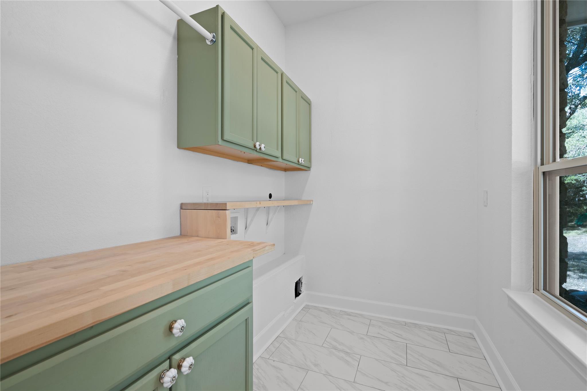 3 Heritage Oaks Dr, Austin, TX 78737