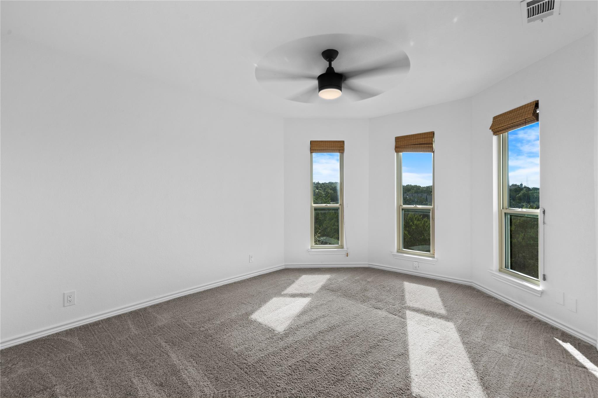 3 Heritage Oaks Dr, Austin, TX 78737