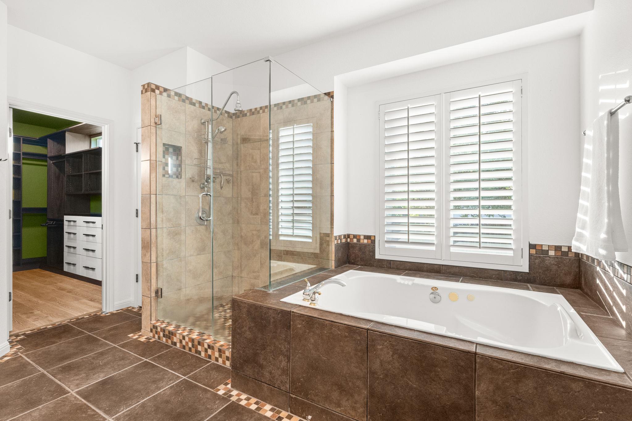 13300 Country Lake Dr, Austin, TX 78732