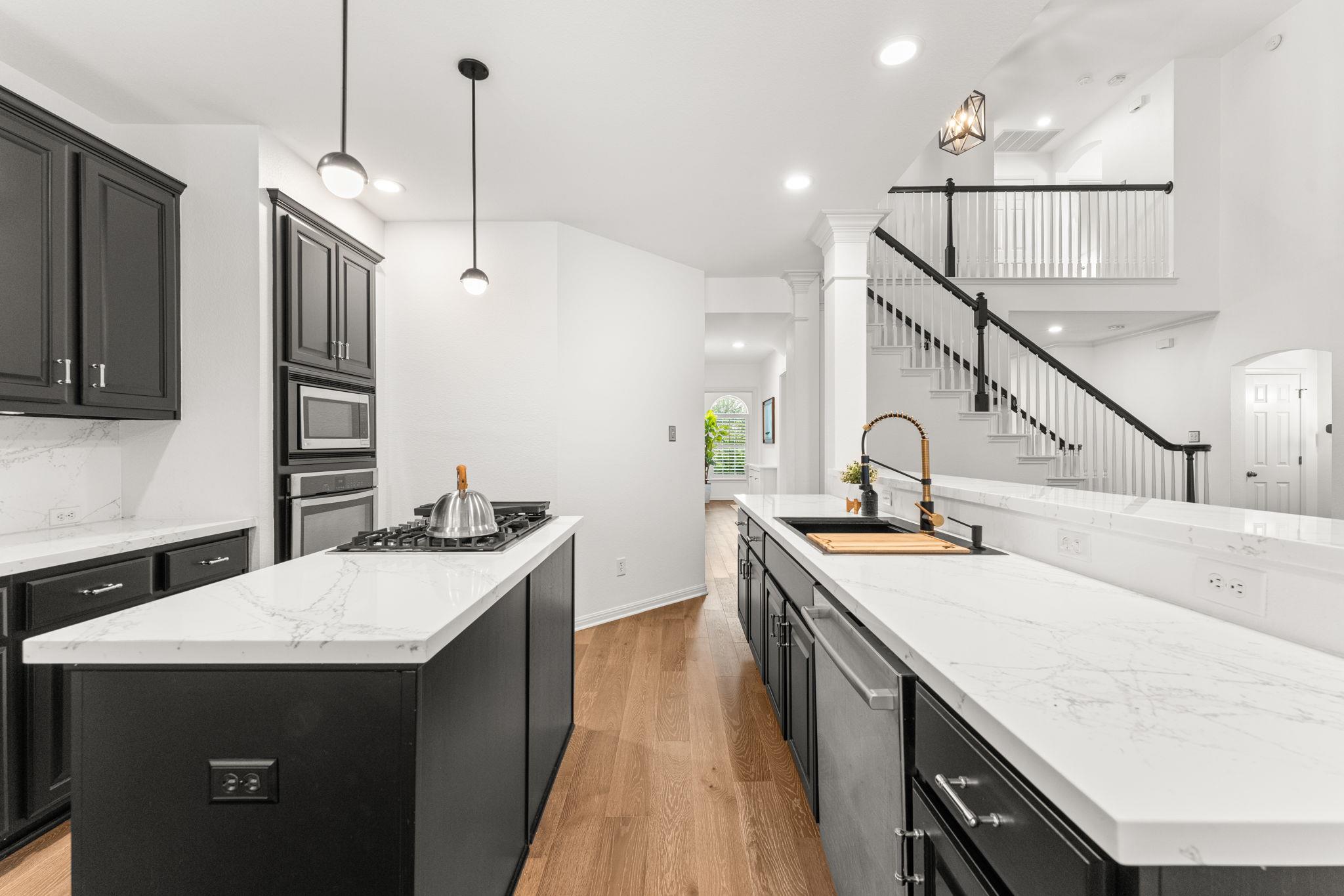 13300 Country Lake Dr, Austin, TX 78732