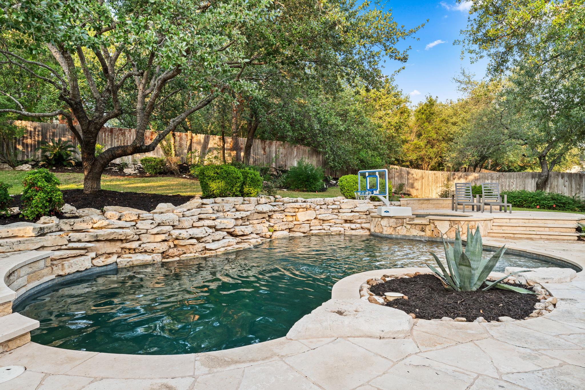 13300 Country Lake Dr, Austin, TX 78732