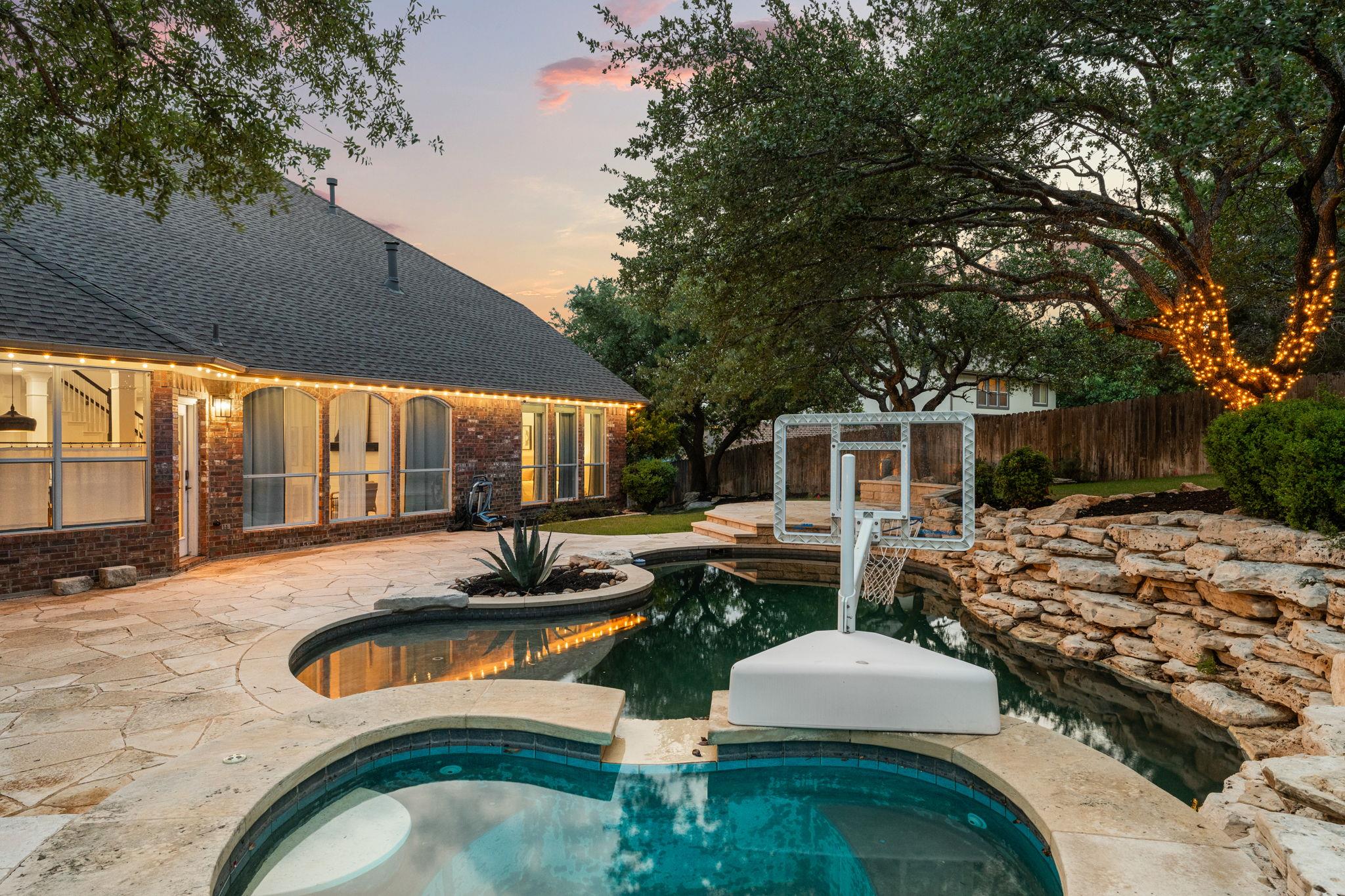 13300 Country Lake Dr, Austin, TX 78732