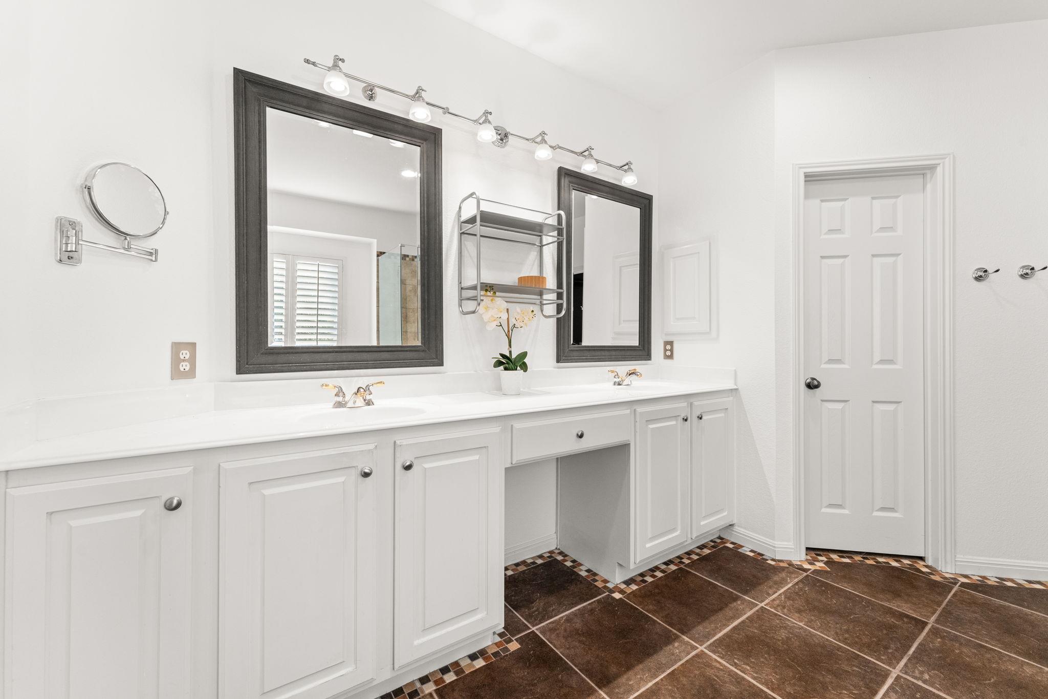 13300 Country Lake Dr, Austin, TX 78732