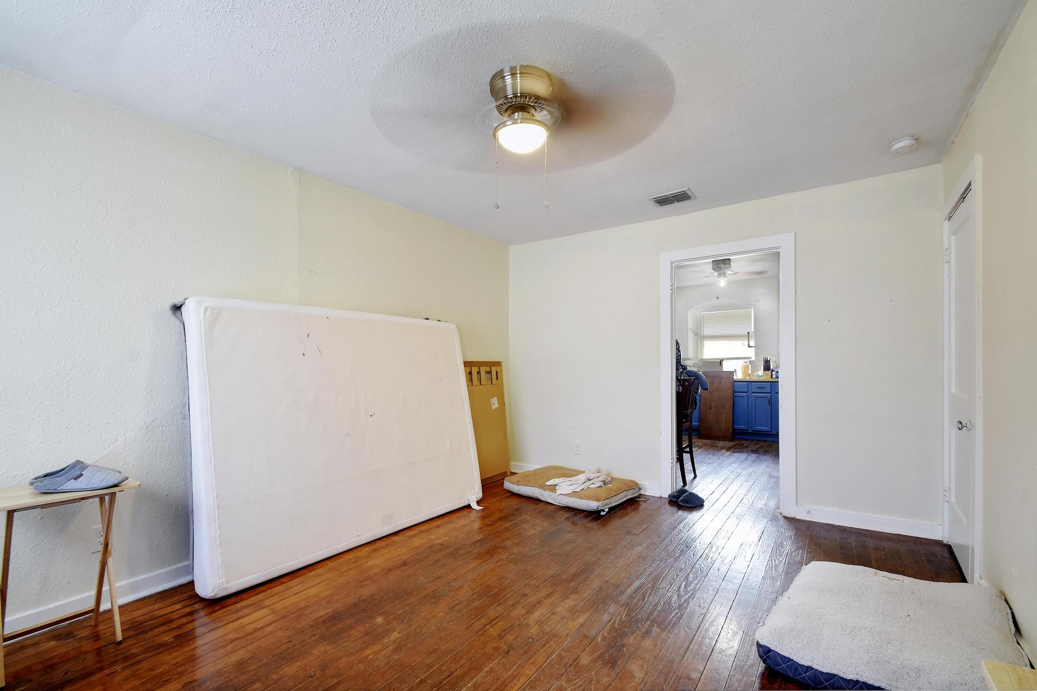 1343 W Mills St, New Braunfels, TX 78130