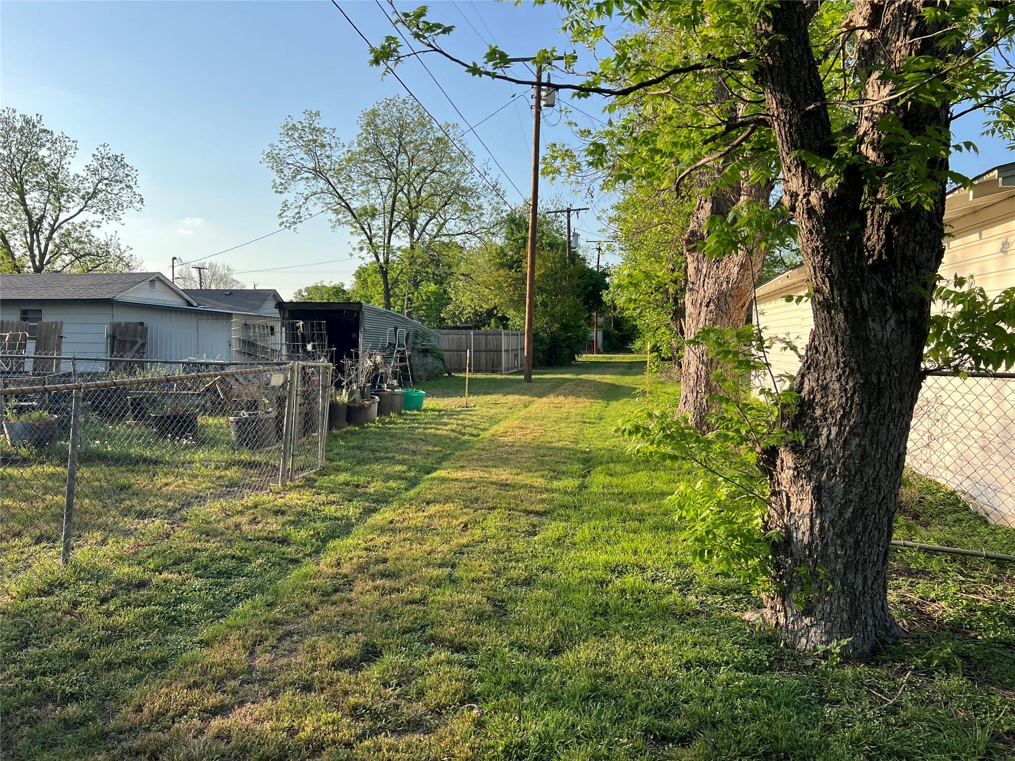 504 Alva St, Thrall, TX 76578