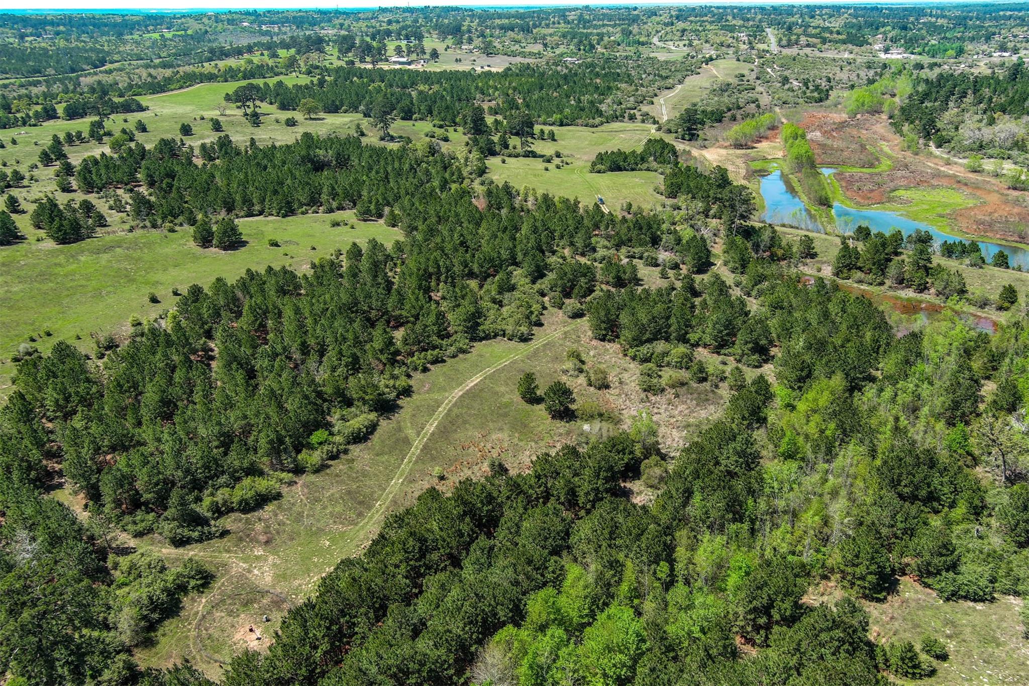 983 Hwy 21 E., Bastrop, TX 78602