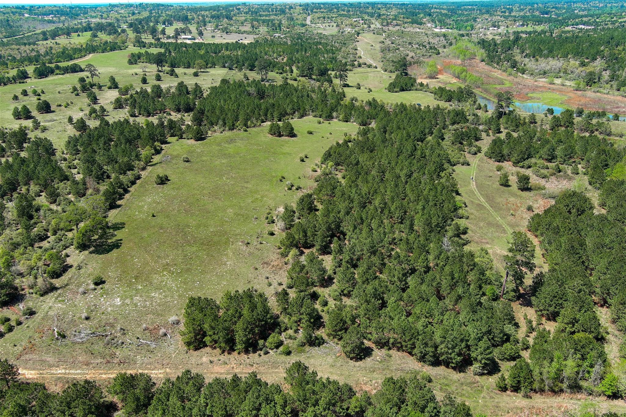 983 Hwy 21 E., Bastrop, TX 78602