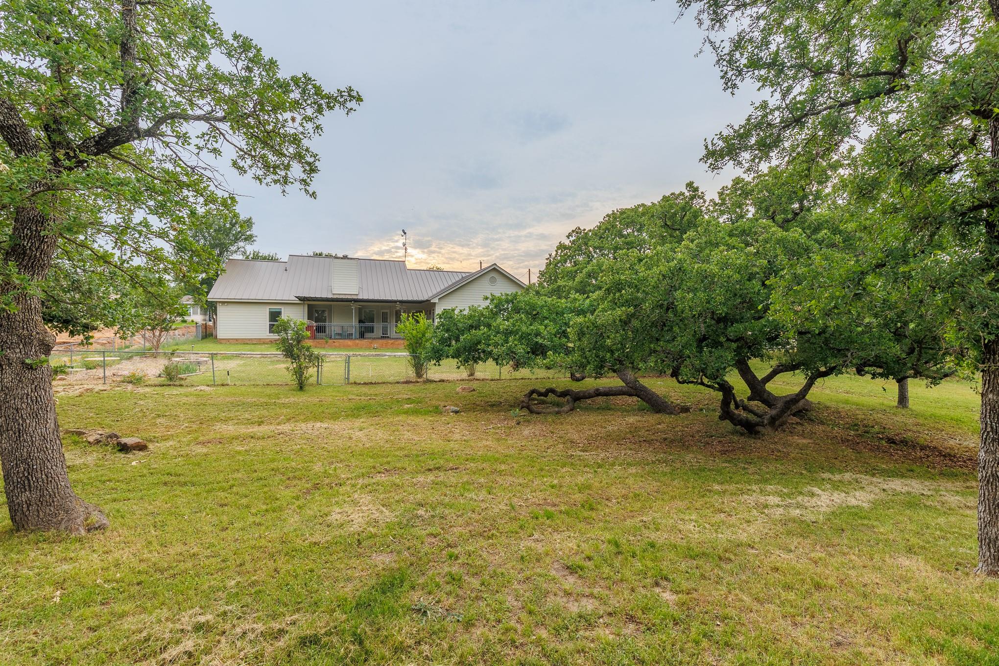739 Birch Ln, Cottonwood Shores, TX 78657