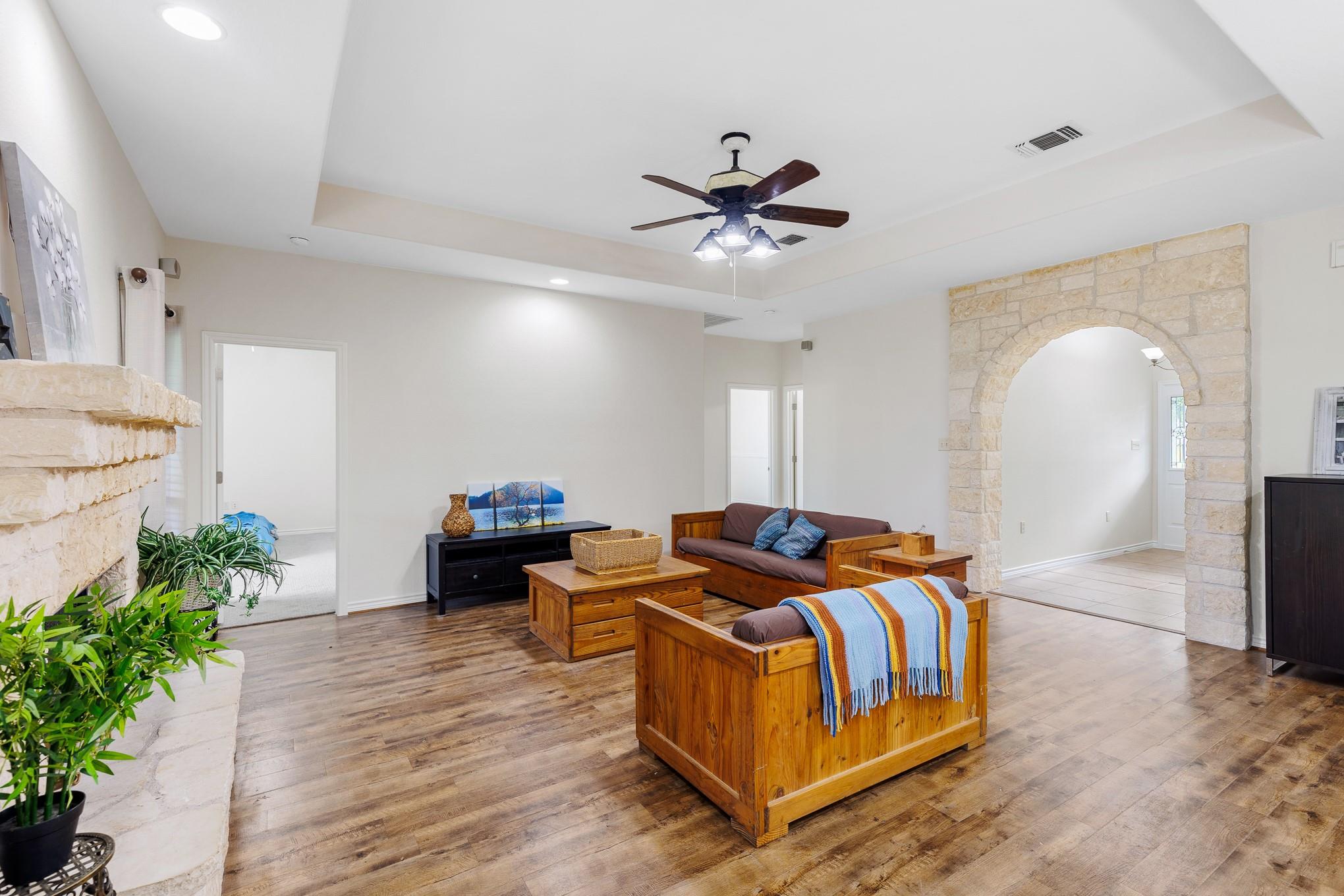 739 Birch Ln, Cottonwood Shores, TX 78657