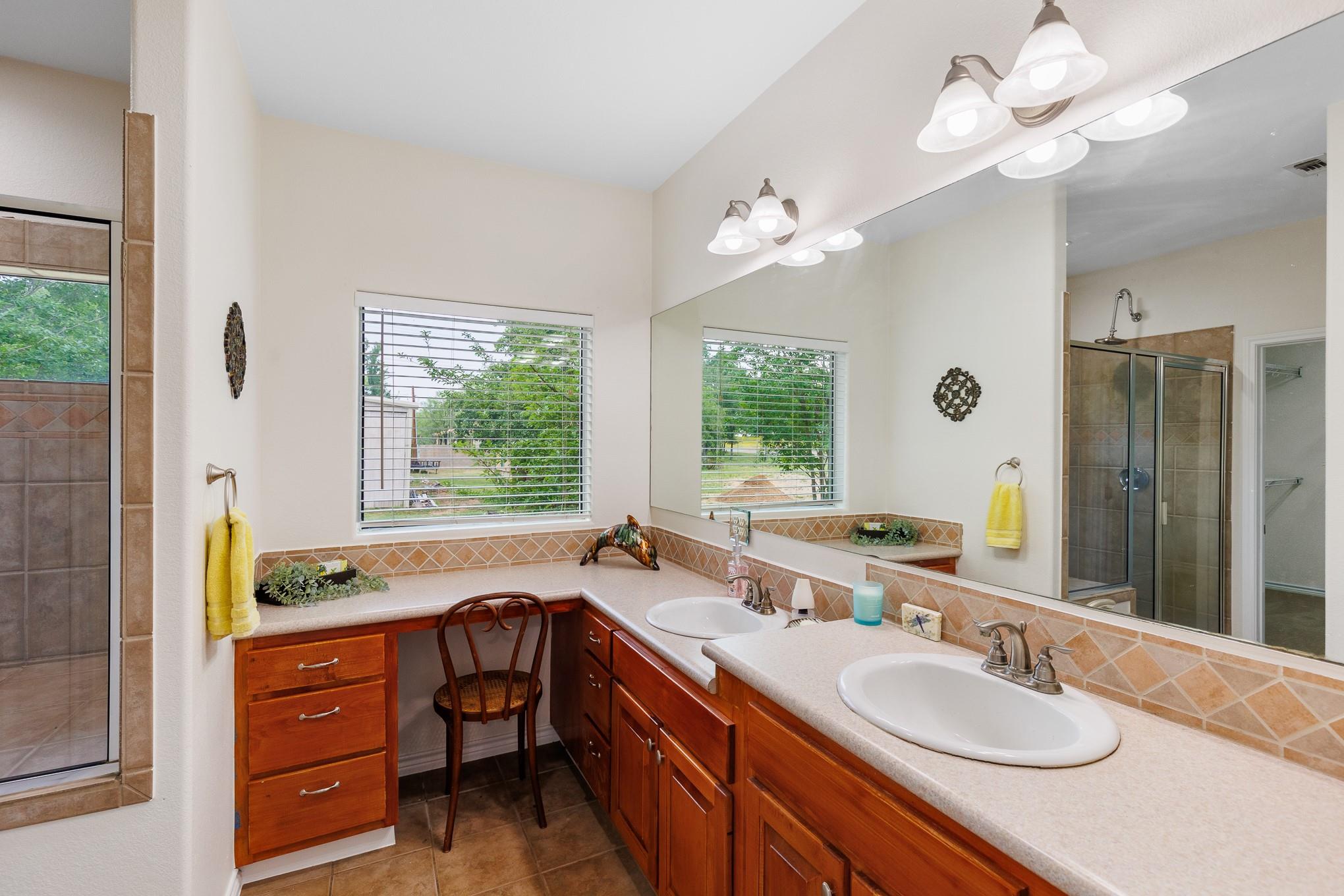739 Birch Ln, Cottonwood Shores, TX 78657