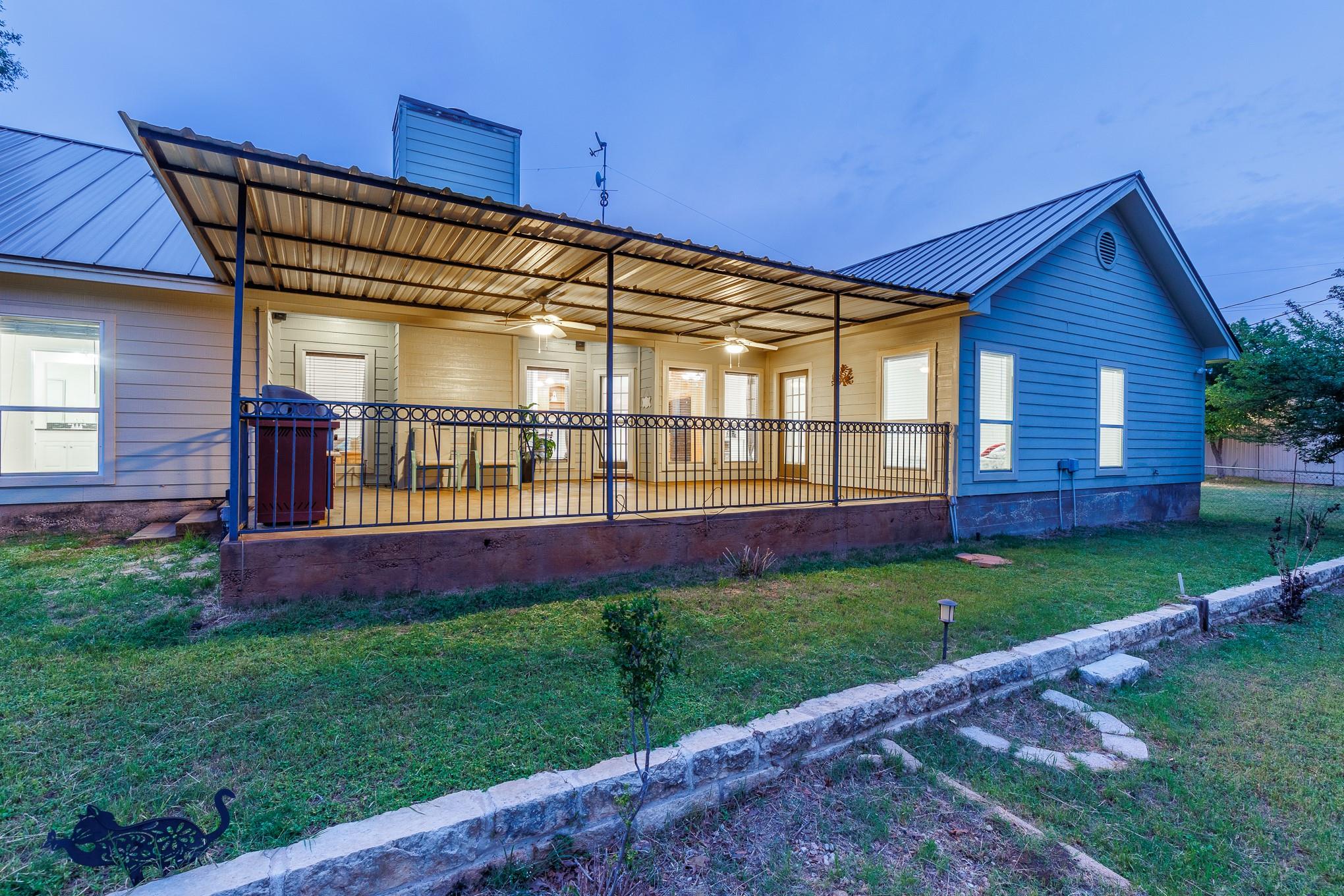 739 Birch Ln, Cottonwood Shores, TX 78657