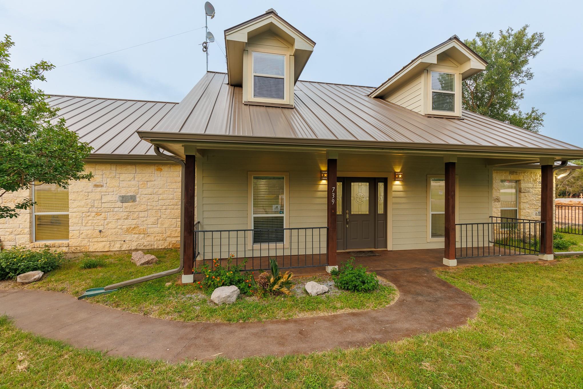 739 Birch Ln, Cottonwood Shores, TX 78657