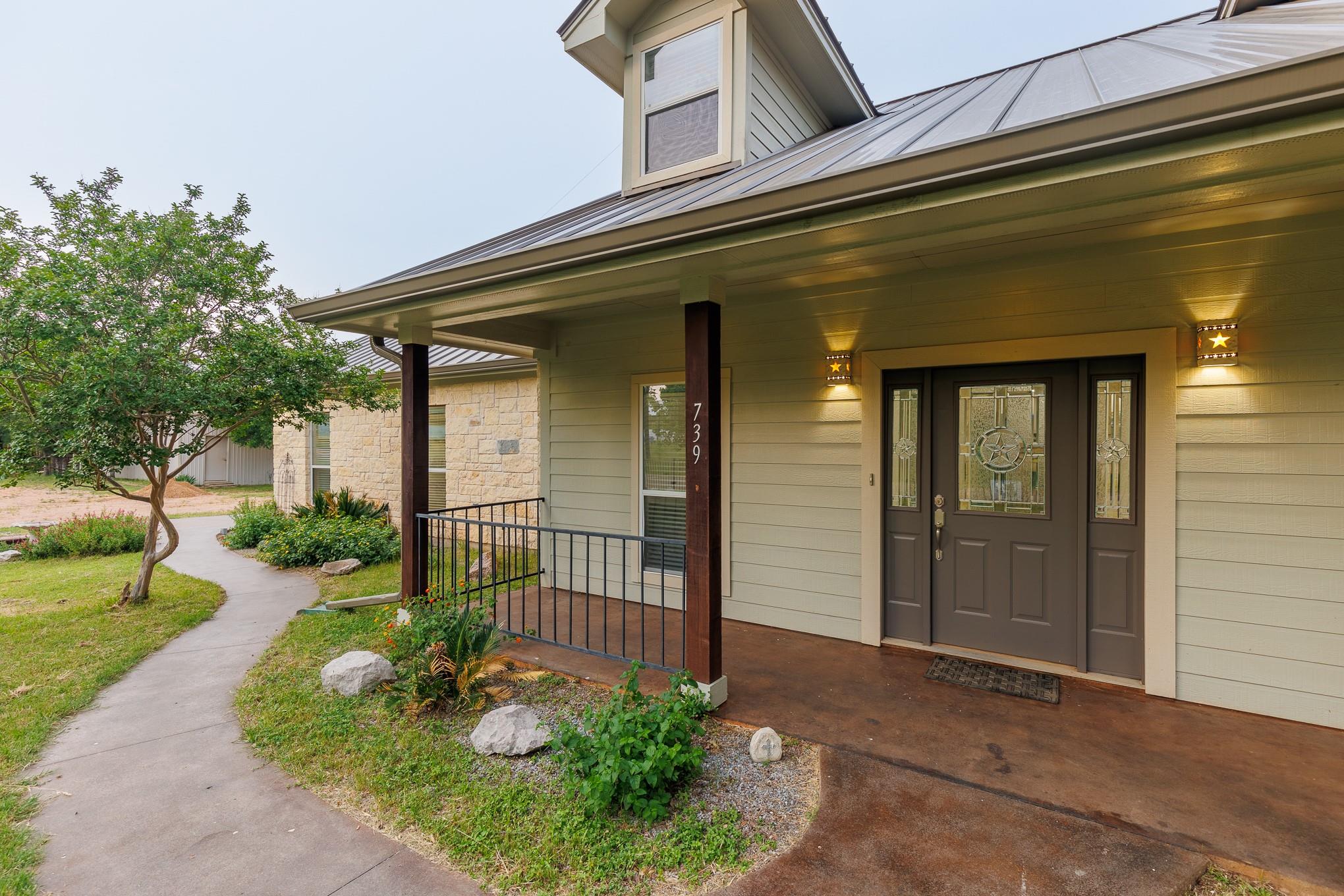 739 Birch Ln, Cottonwood Shores, TX 78657