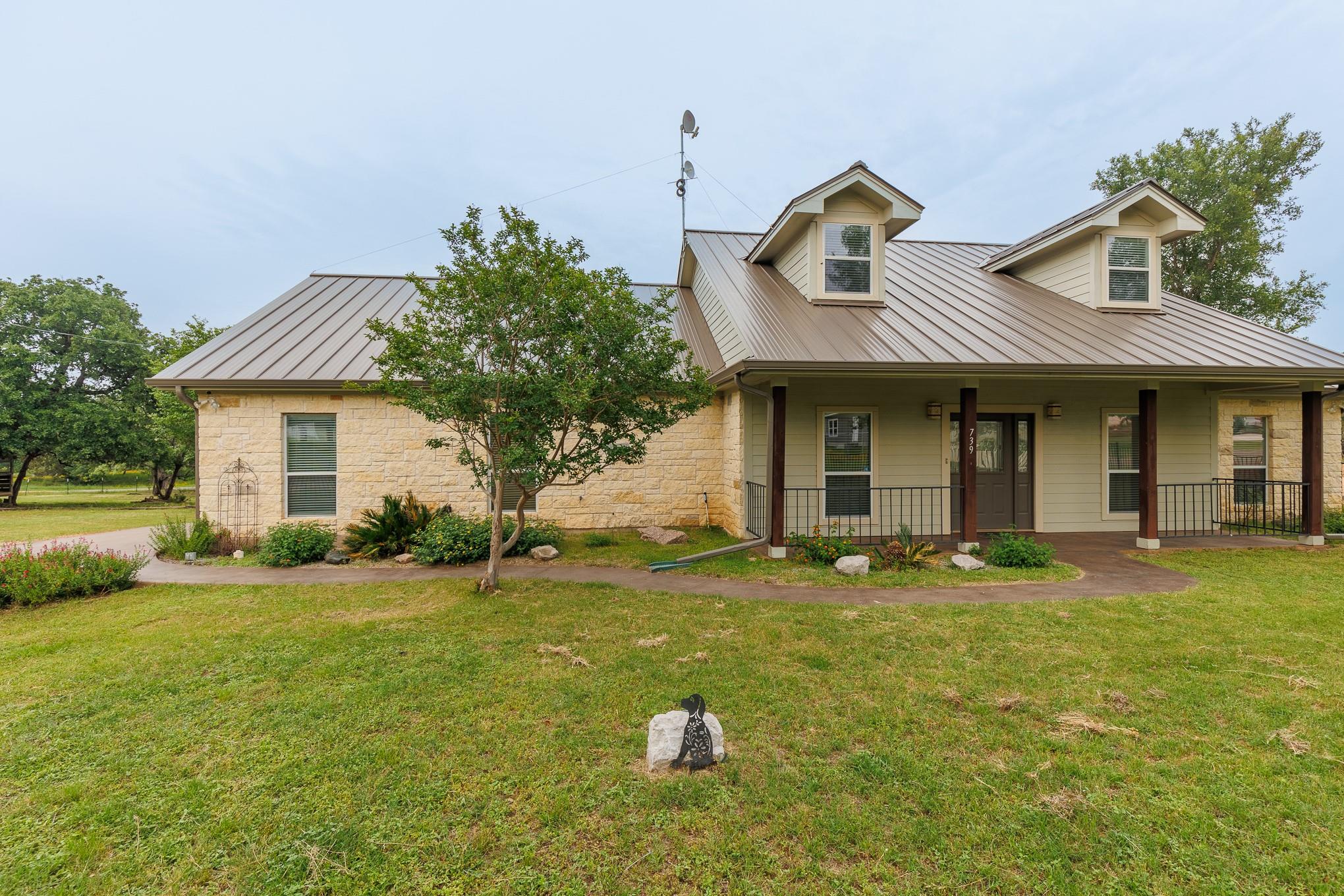 739 Birch Ln, Cottonwood Shores, TX 78657