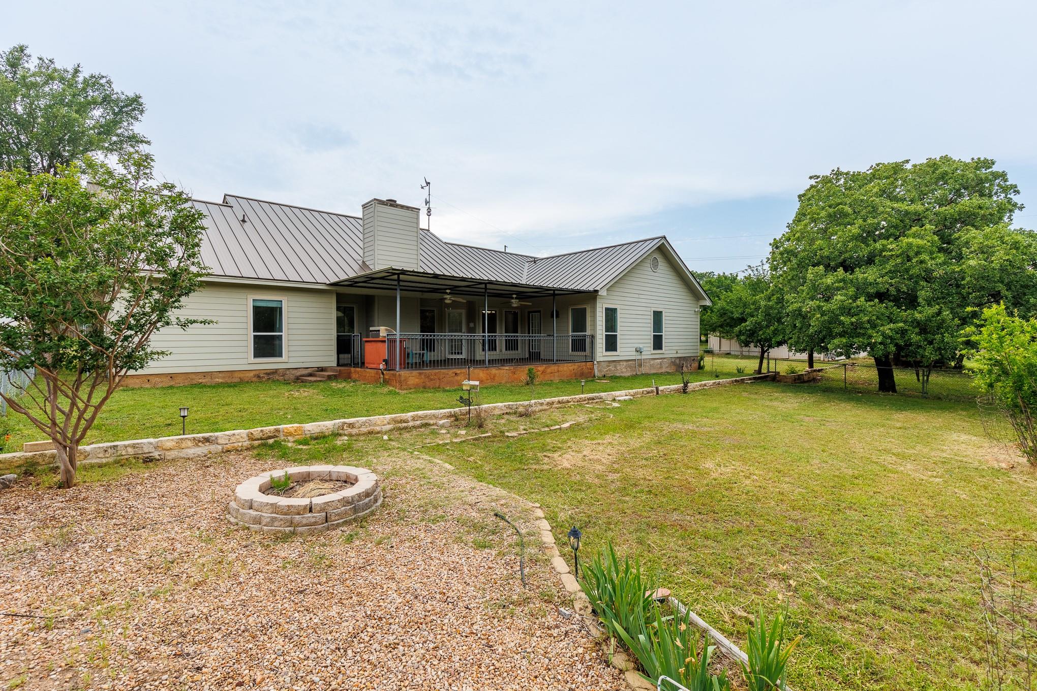739 Birch Ln, Cottonwood Shores, TX 78657