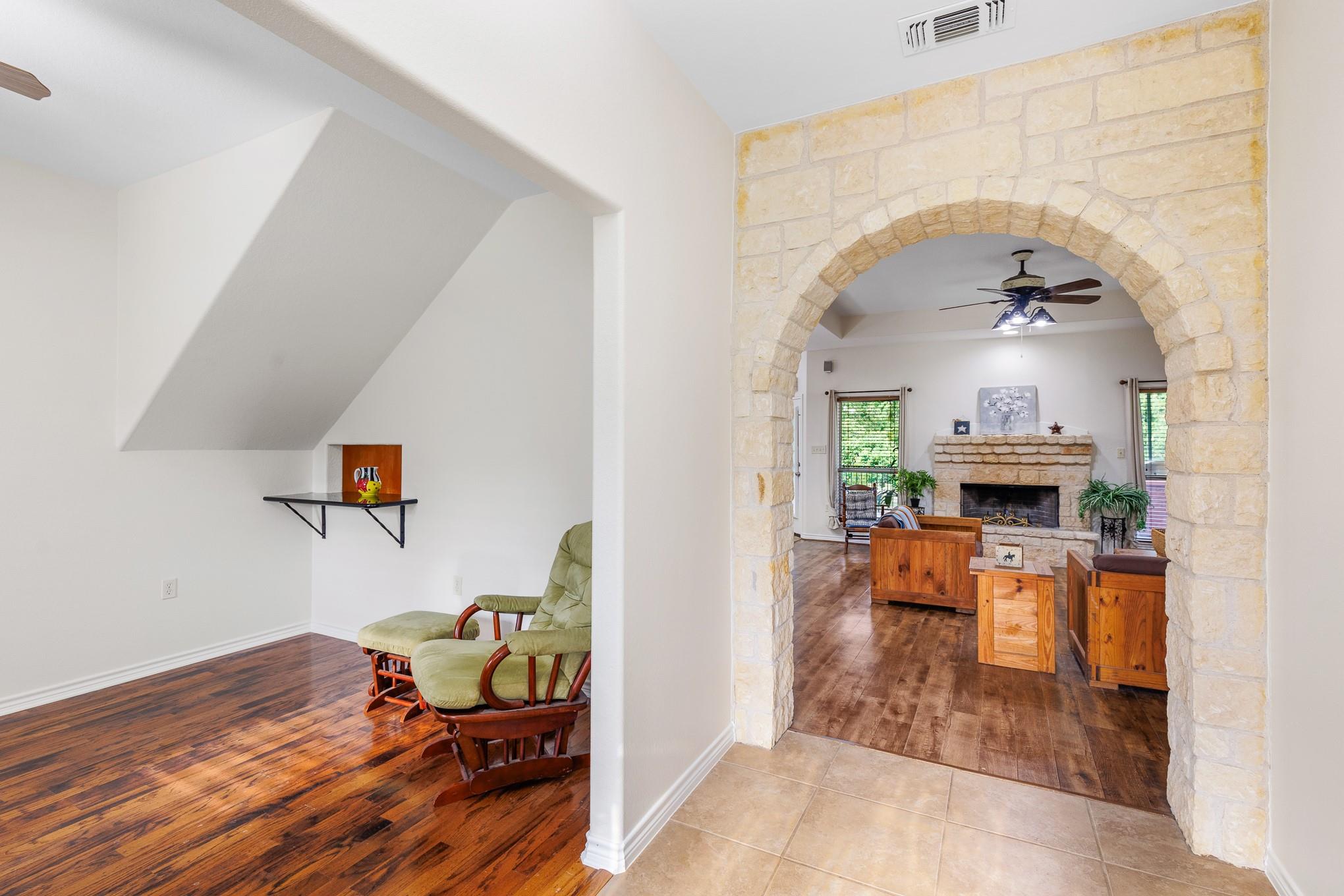 739 Birch Ln, Cottonwood Shores, TX 78657